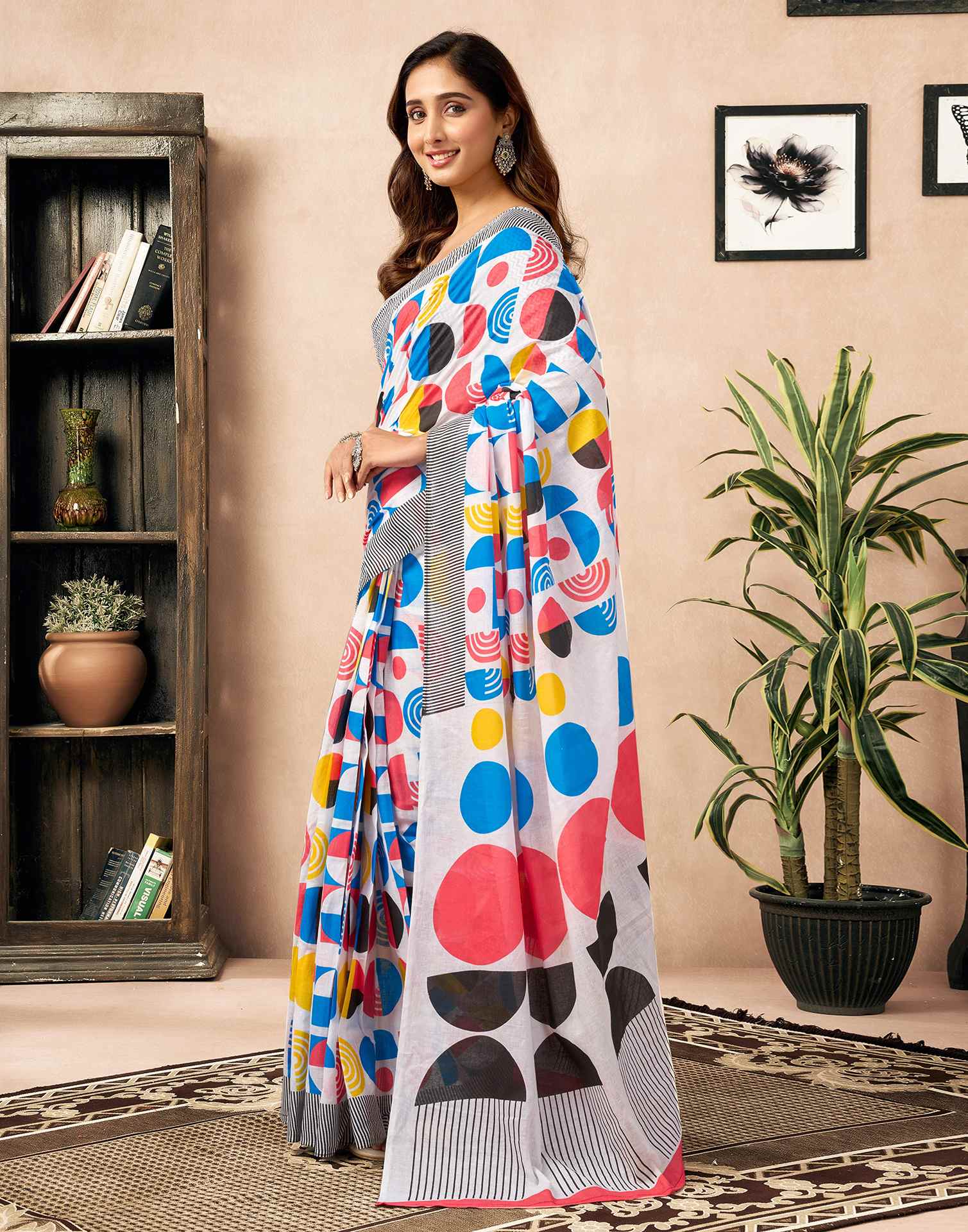 Ready To Wear White Cotton Printed Saree With Pocket - Image 5