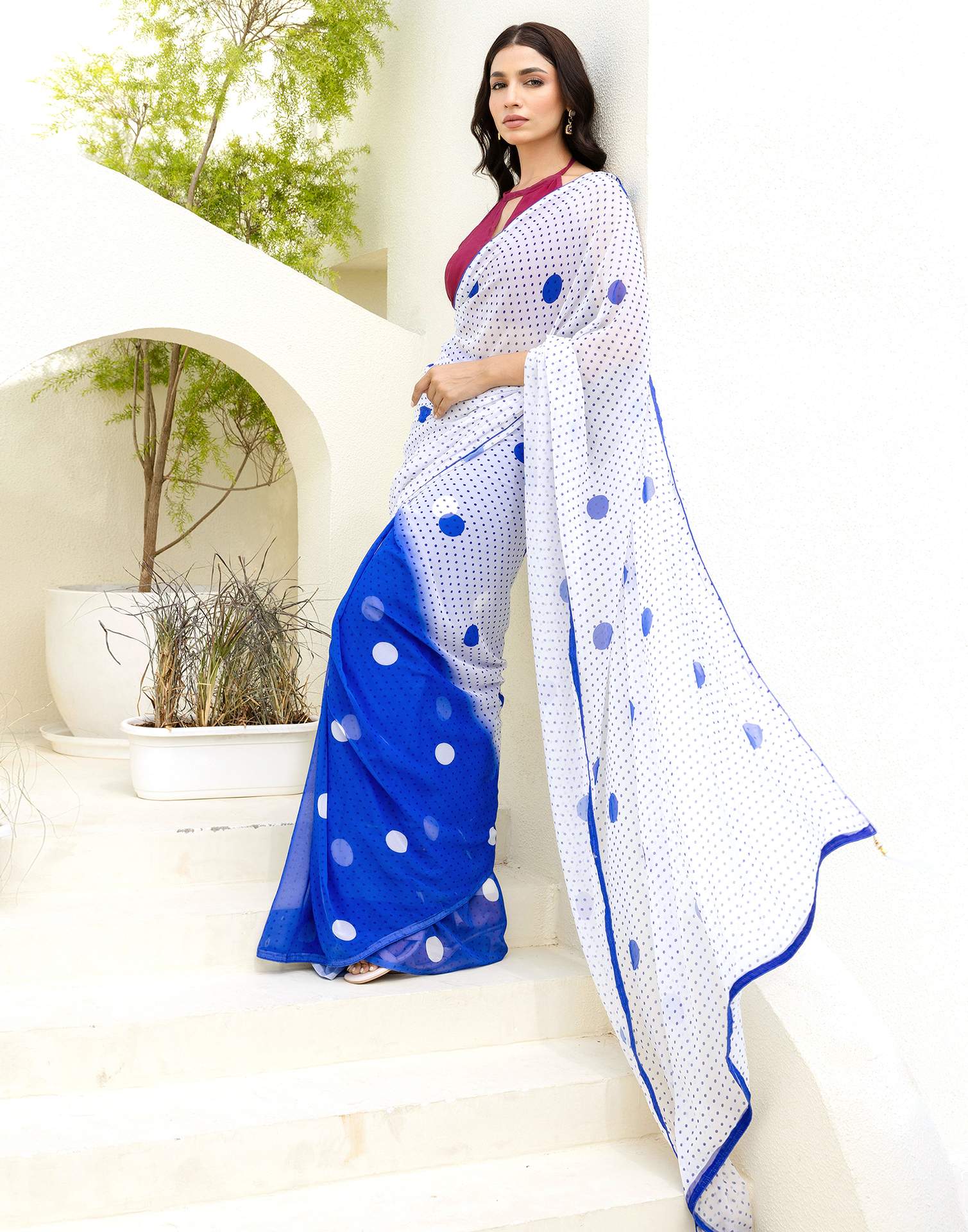 Ready To Wear White Georgette Printed Saree - Image 5