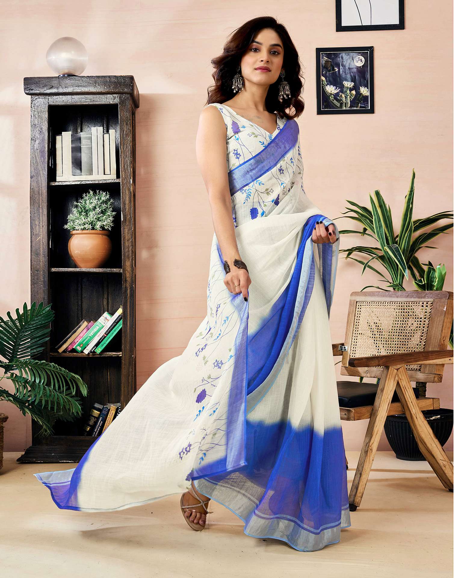 Ready to Wear White Linen Zari Floral Printed Saree - Image 6