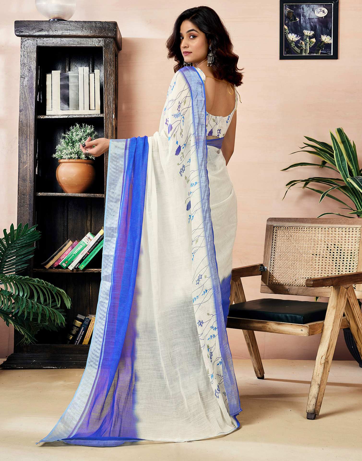 Ready to Wear White Linen Zari Floral Printed Saree - Image 7