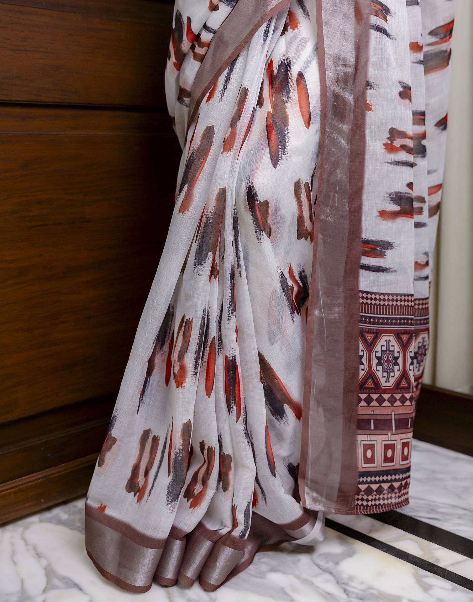 Ready To Wear White Linen Printed Saree - Image 10