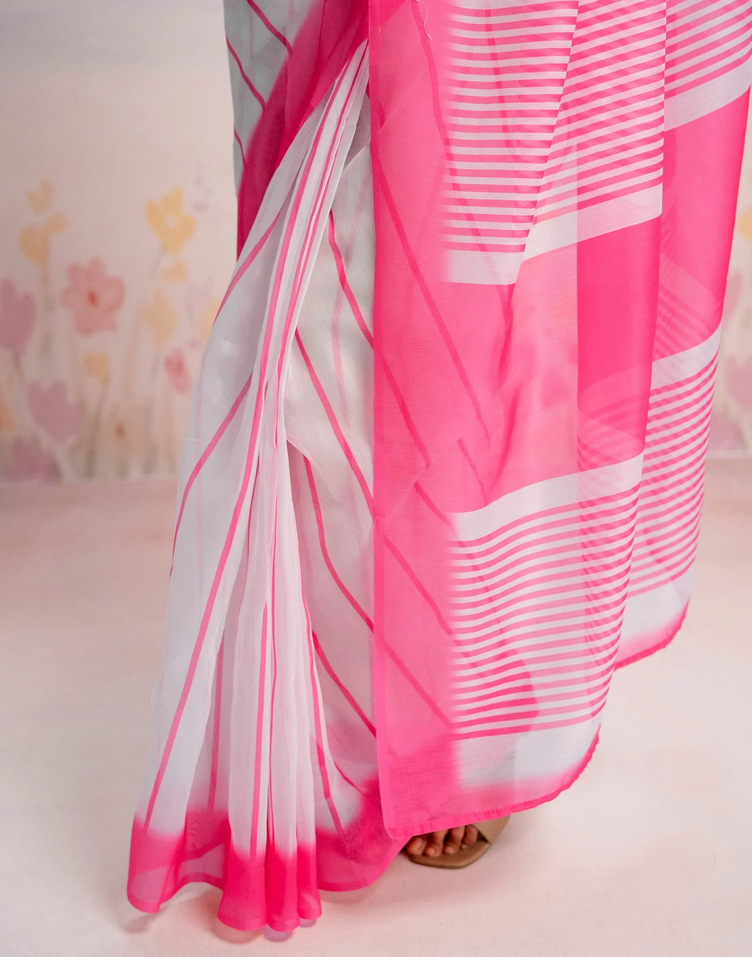 Ready To Wear White Linen Printed Saree - Image 12