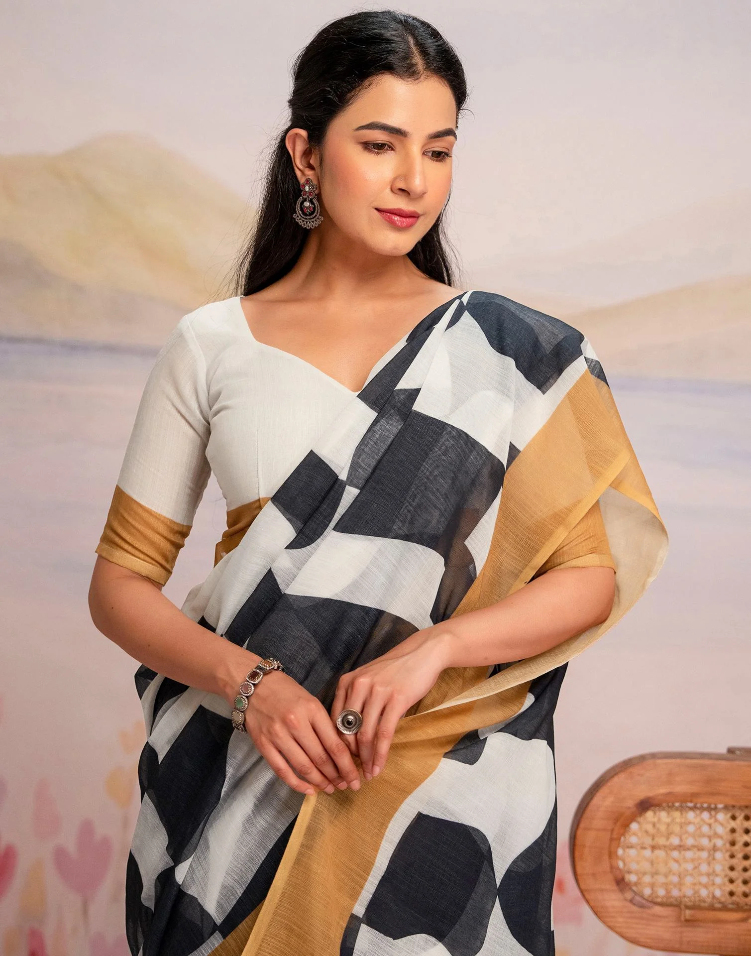 Ready To Wear White Linen Printed Saree - Image 2