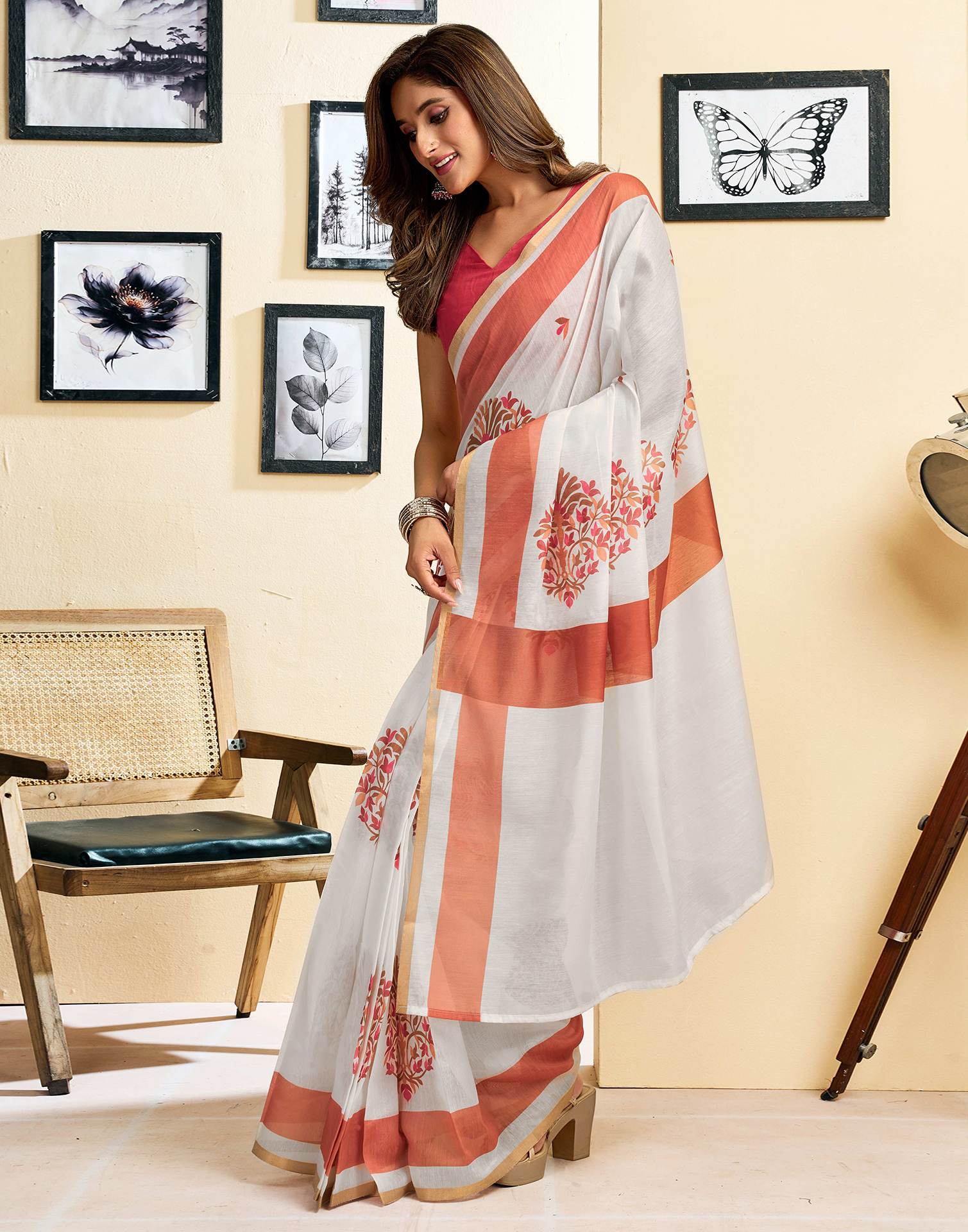 Ready To Wear White Linen Printed Saree - Image 5