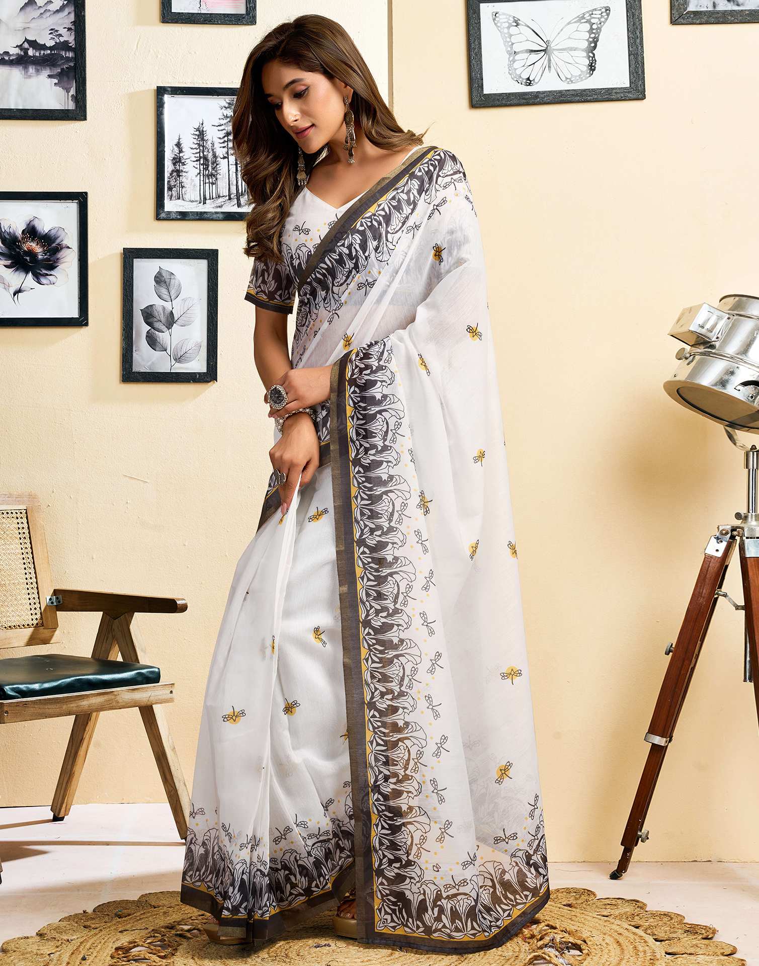 Ready To Wear White Linen Printed Saree - Image 6