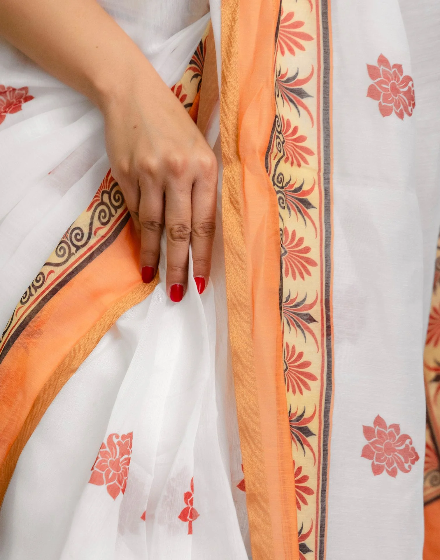 Ready To Wear White Linen Printed Saree - Image 11