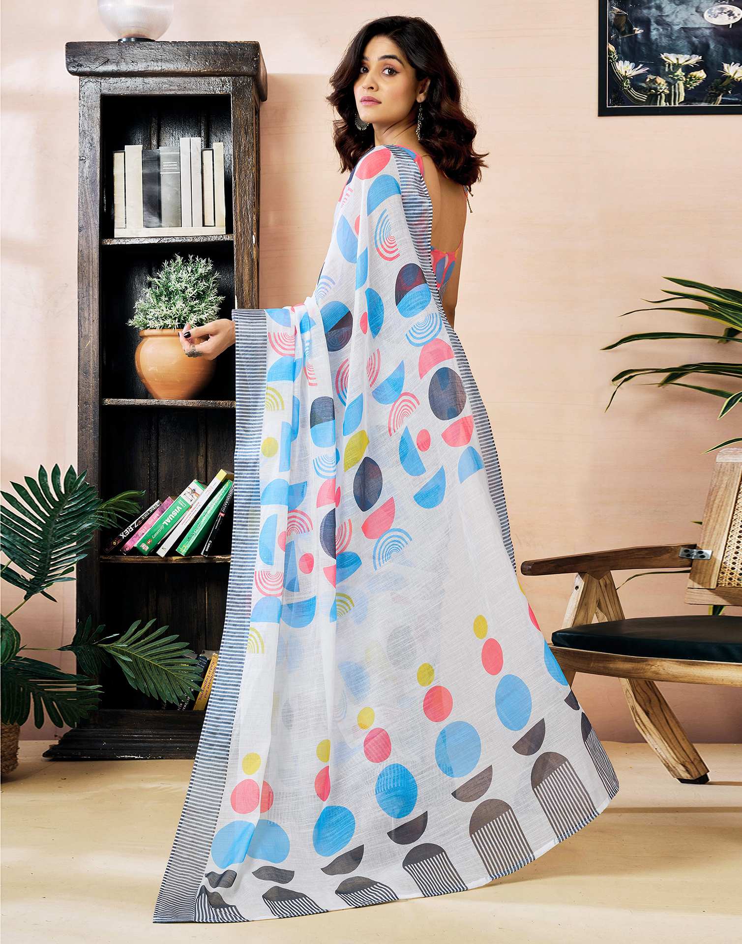 Ready to Wear White Linen Zari Printed Saree - Image 7