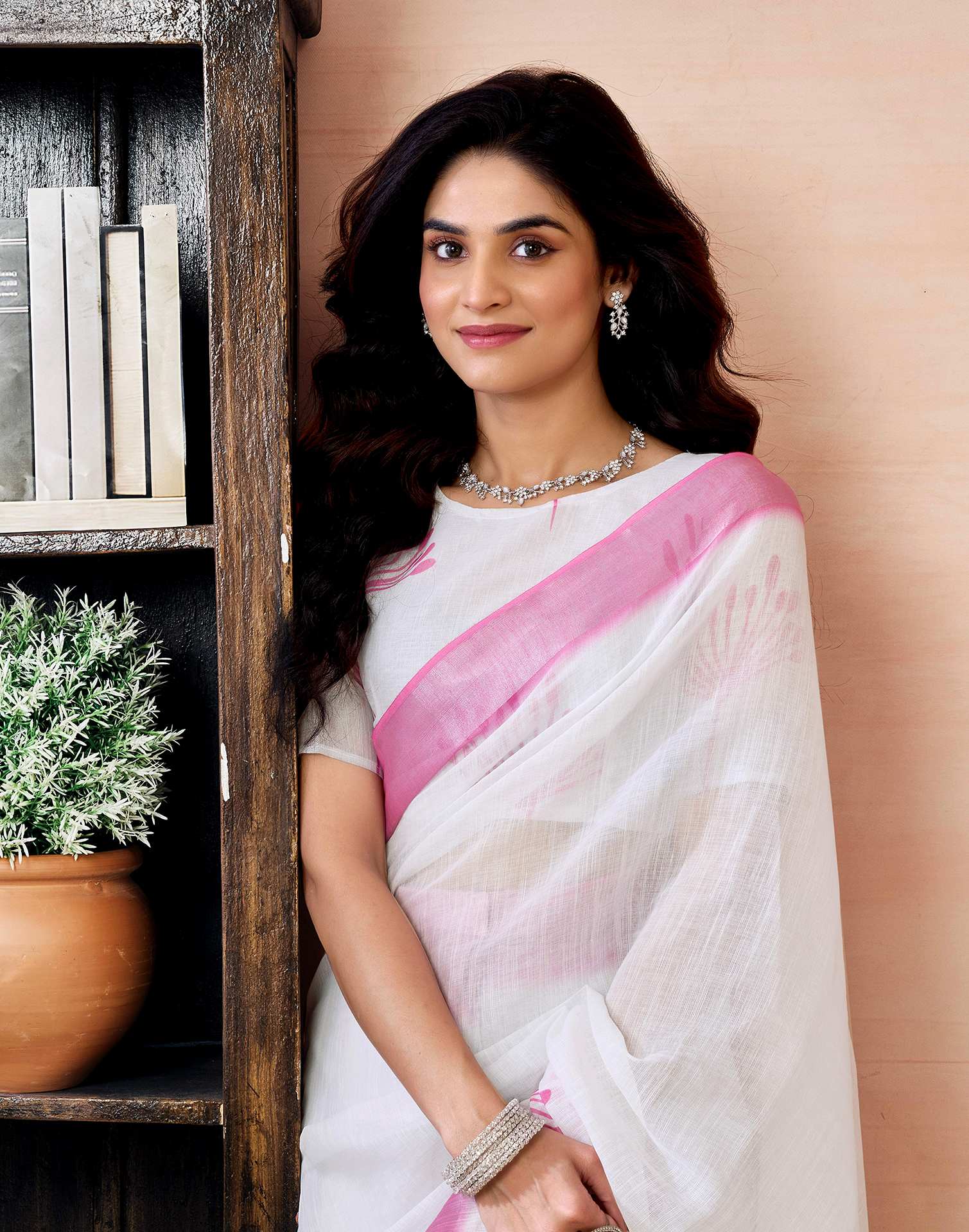 Ready to Wear White Linen Zari Printed Saree - Image 5