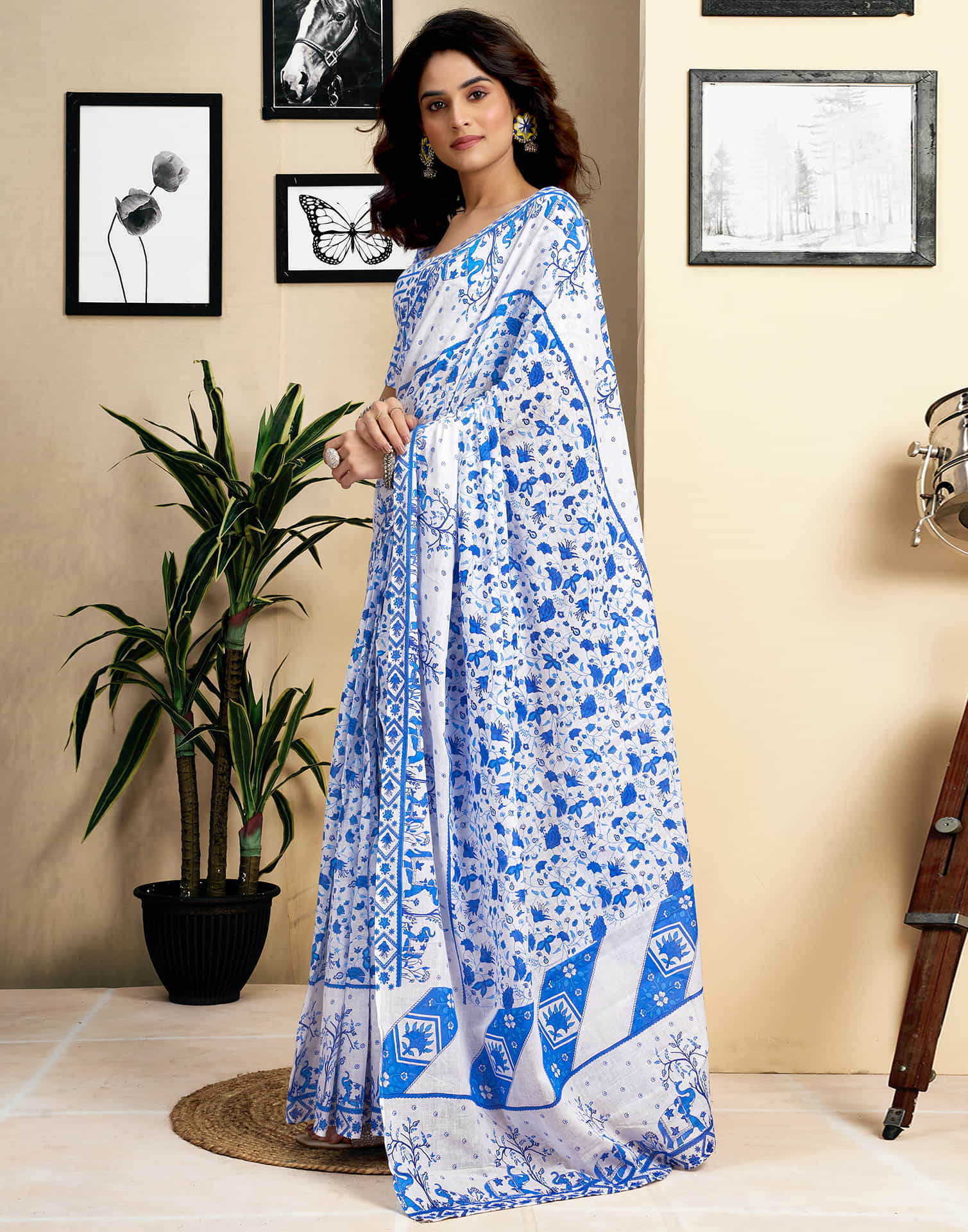 Ready To Wear White Pure Cotton Floral Printed Saree With Pocket - Image 9