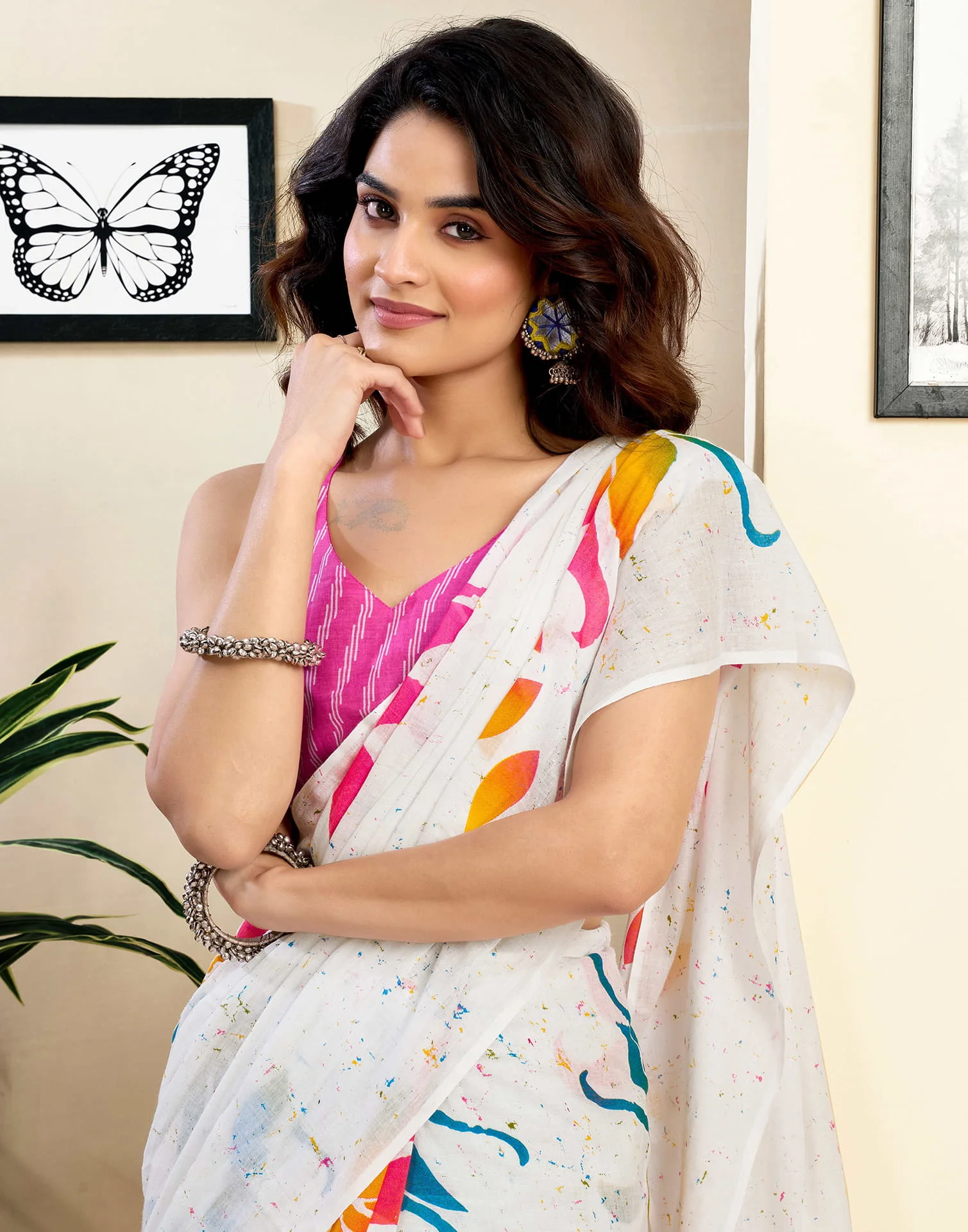 Ready To Wear White Pure Cotton Floral Printed Saree With Pocket - Image 7