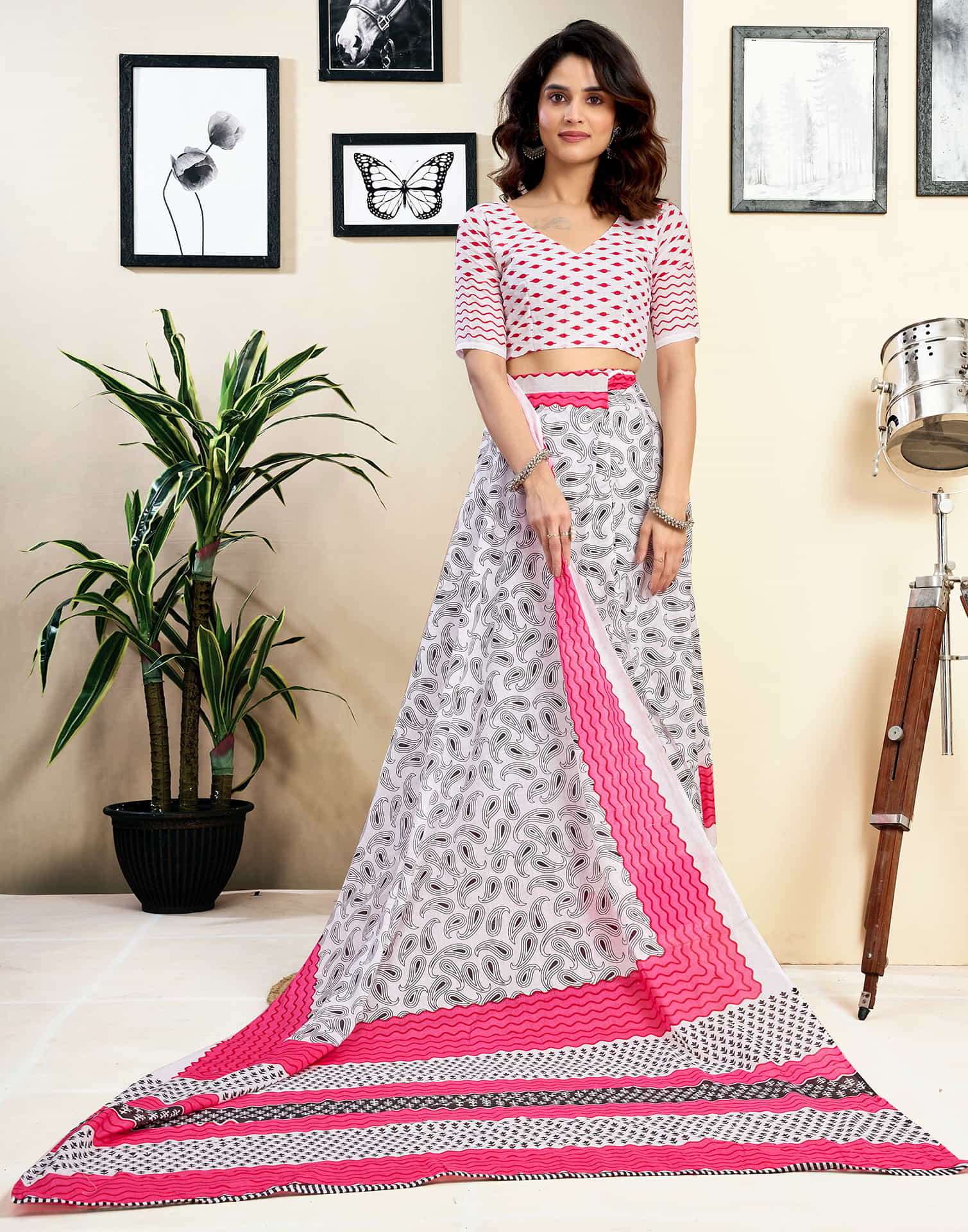 Ready To Wear White Pure Cotton Printed Saree With Pocket - Image 5
