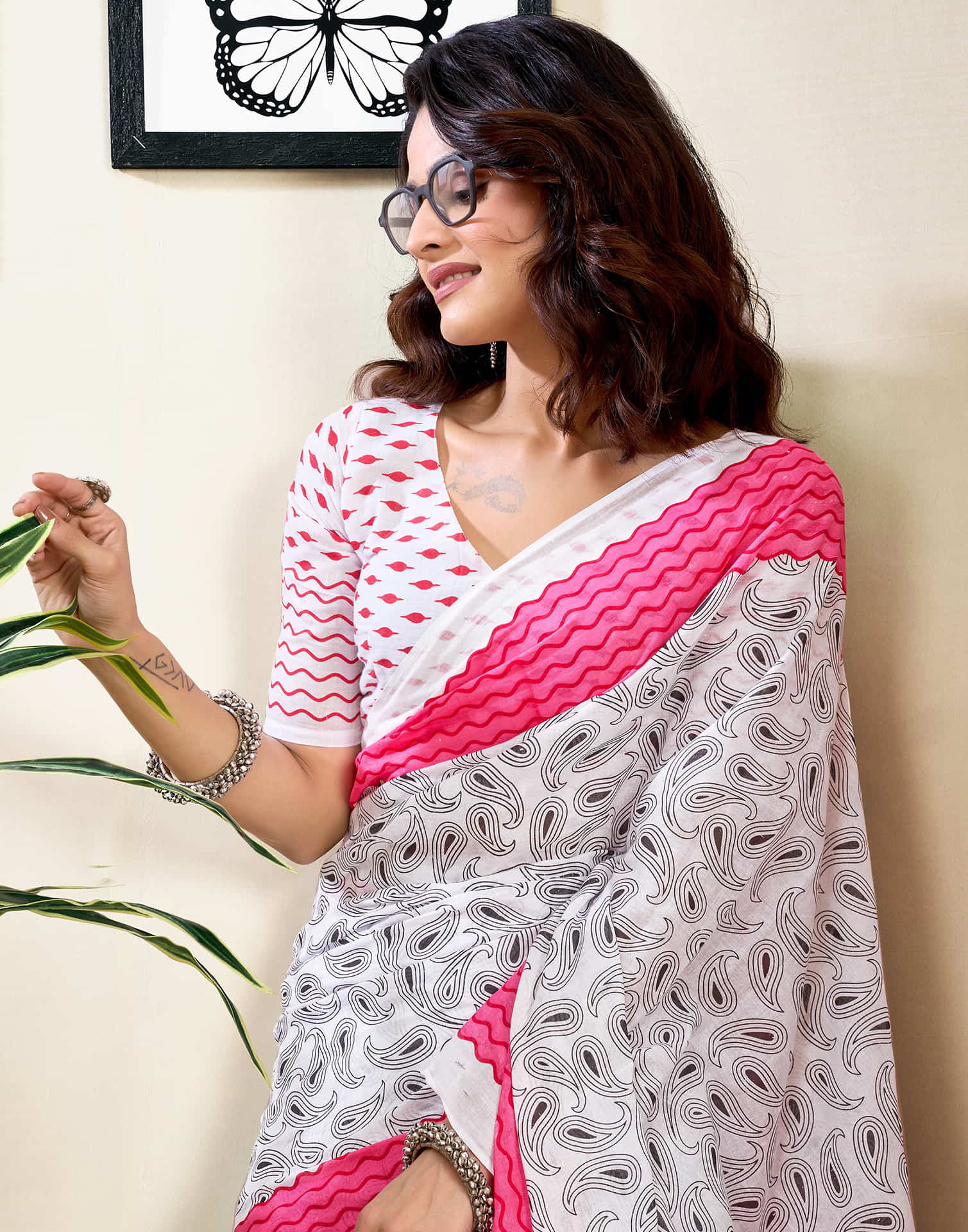 Ready To Wear White Pure Cotton Printed Saree With Pocket - Image 6