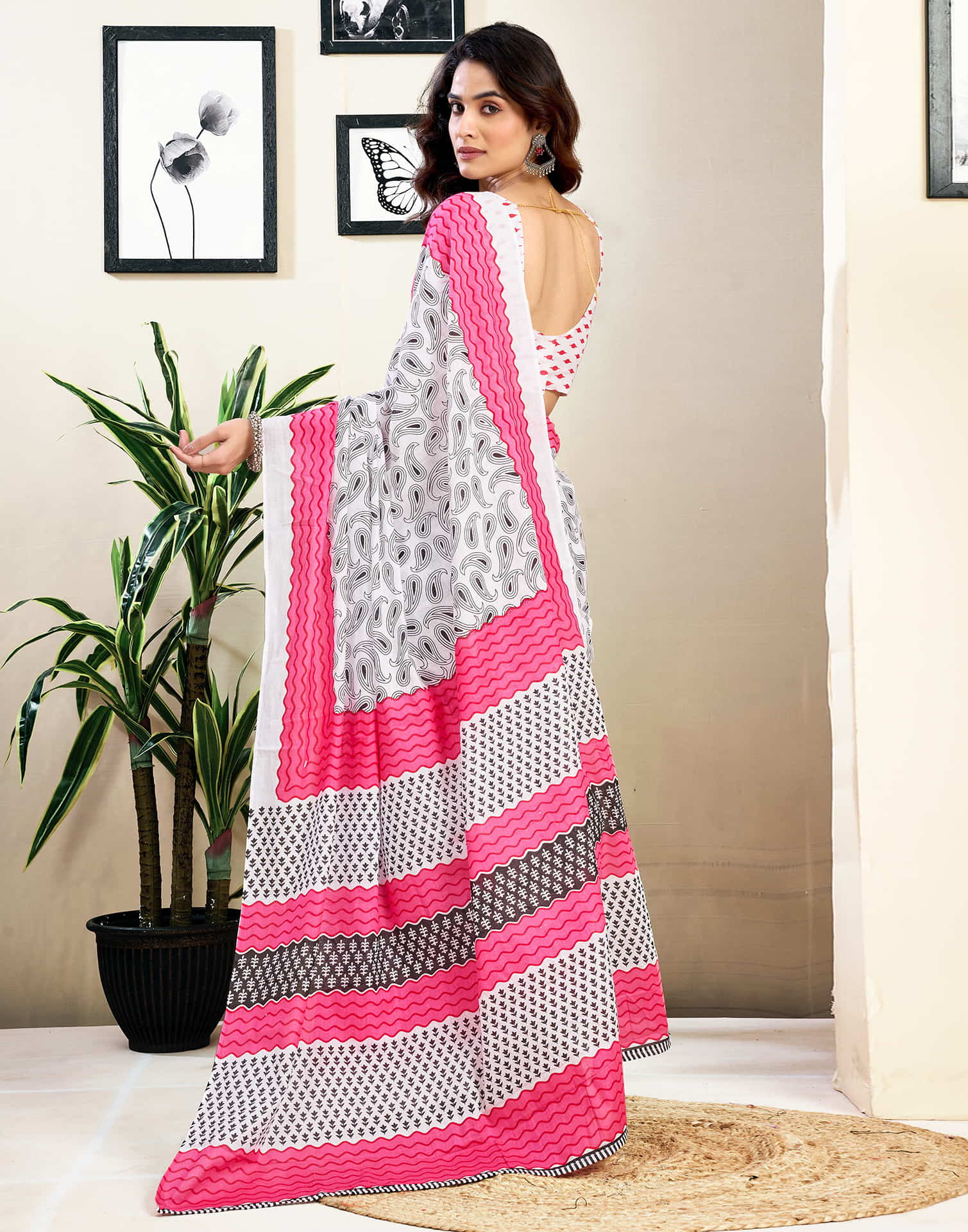 Ready To Wear White Pure Cotton Printed Saree With Pocket - Image 9