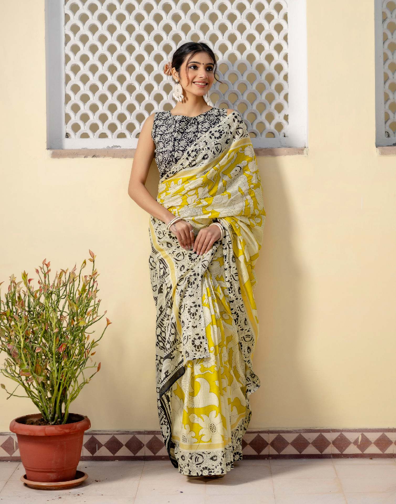 Ready To Wear Yellow Cotton Printed Saree - Image 10