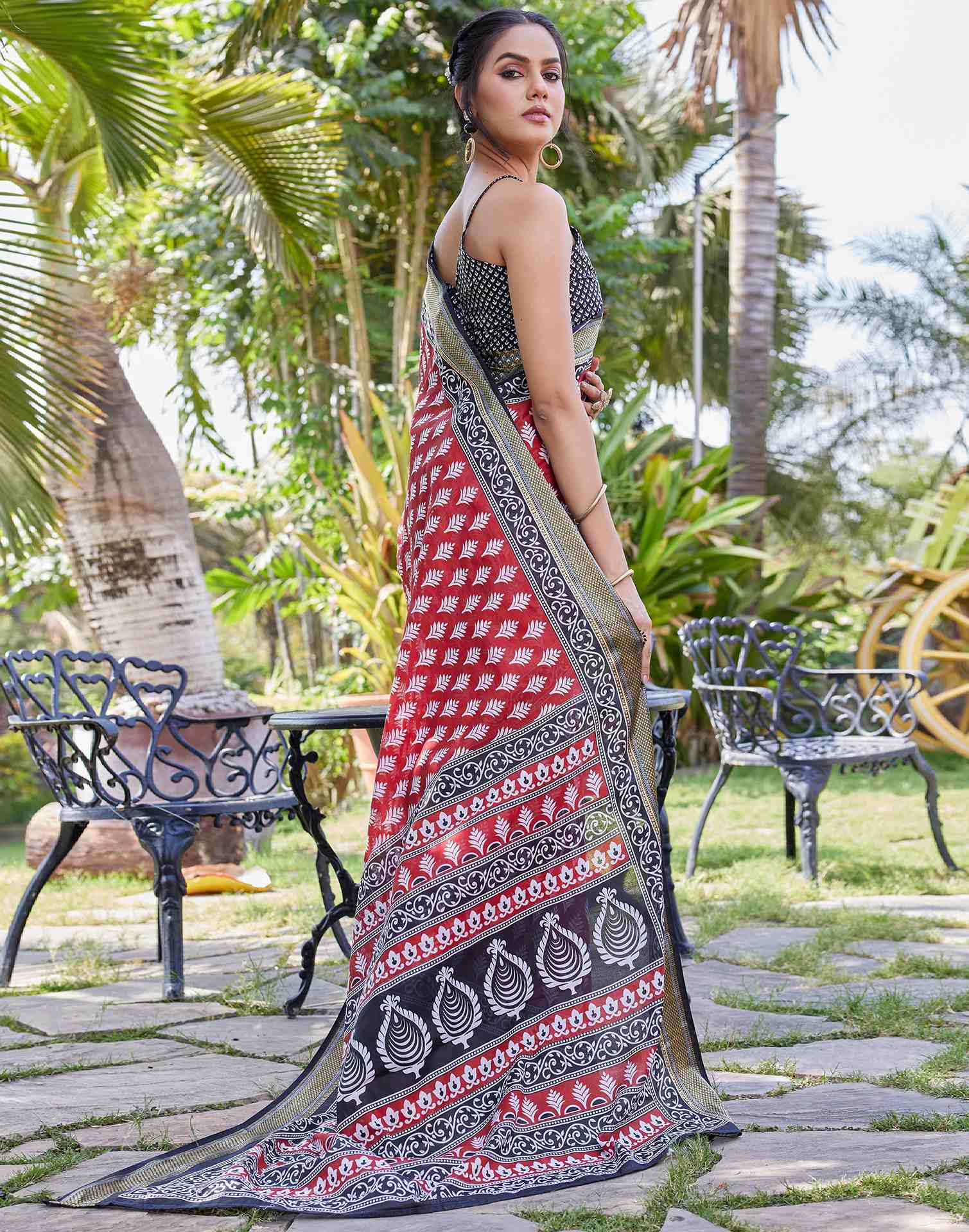 Red Black Cotton Printed Saree - Image 6
