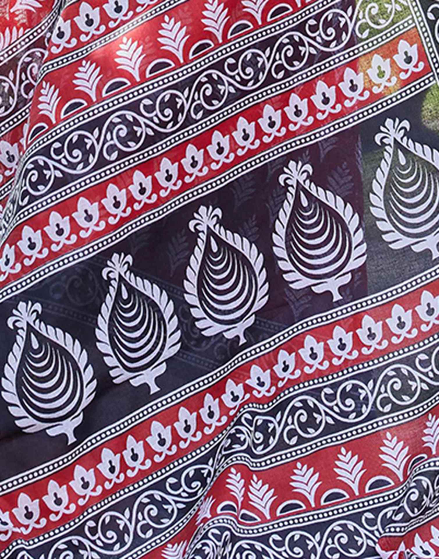 Red Black Cotton Printed Saree - Image 8