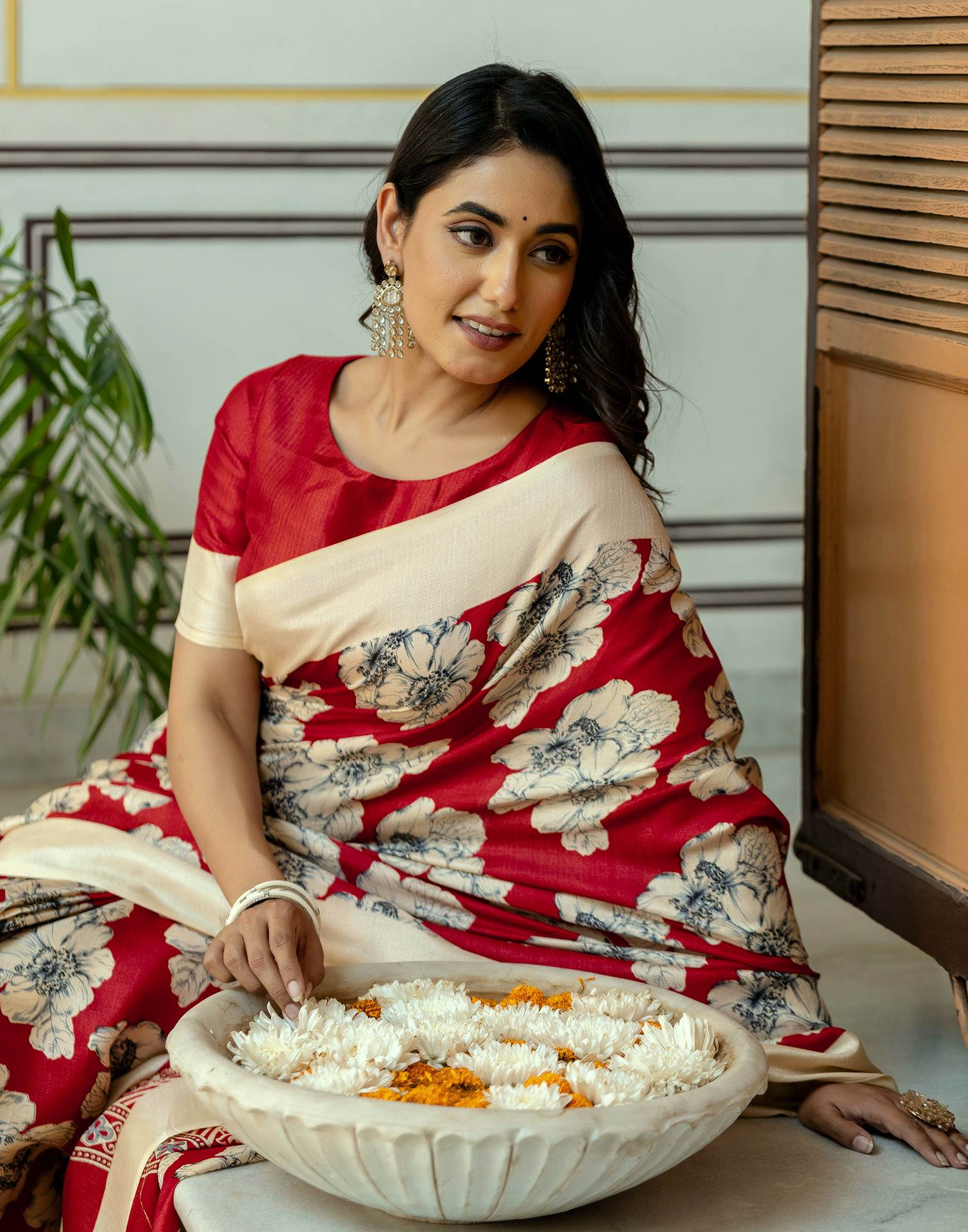 Red Cotton Floral Printed Saree - Image 4