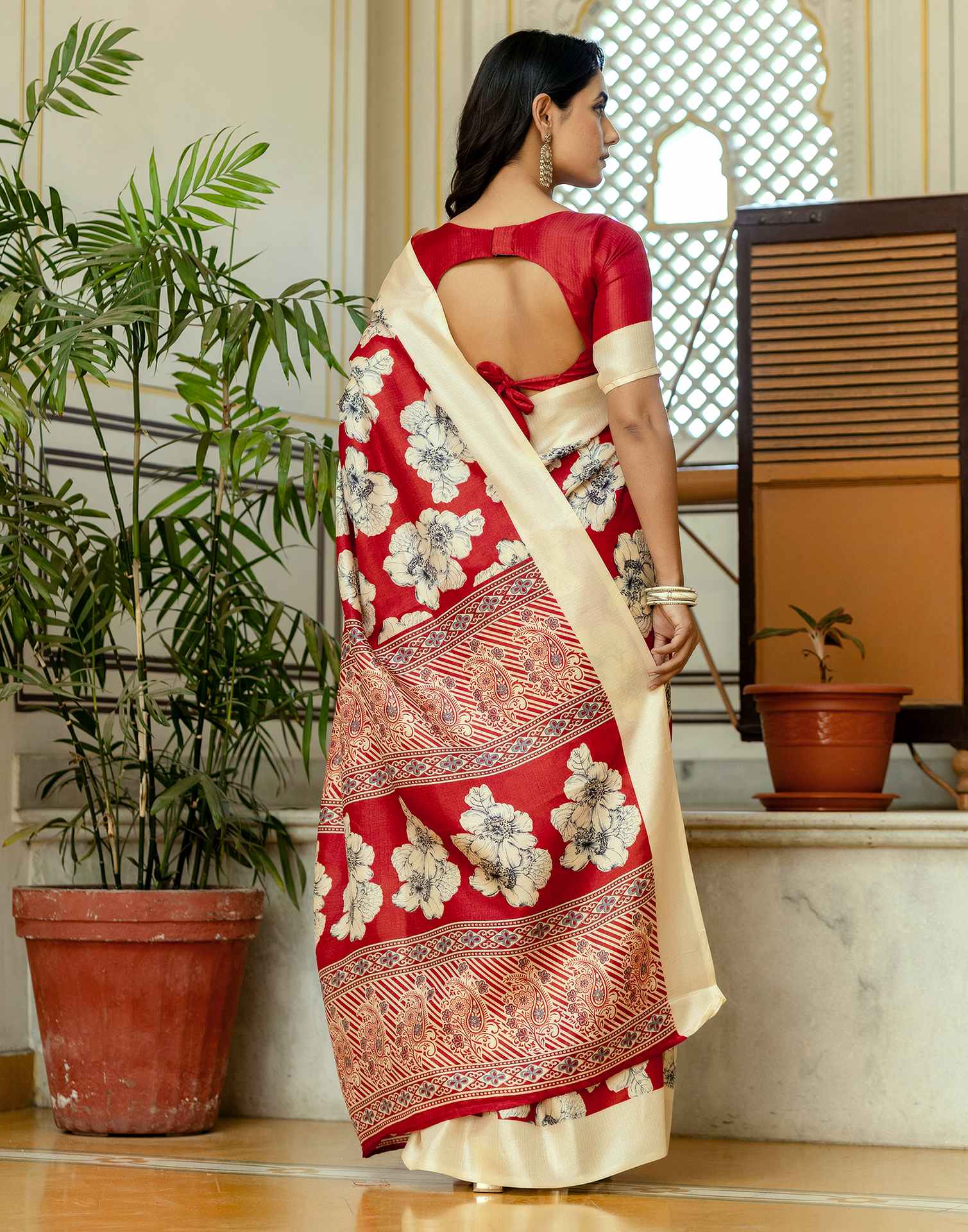 Red Cotton Floral Printed Saree - Image 6