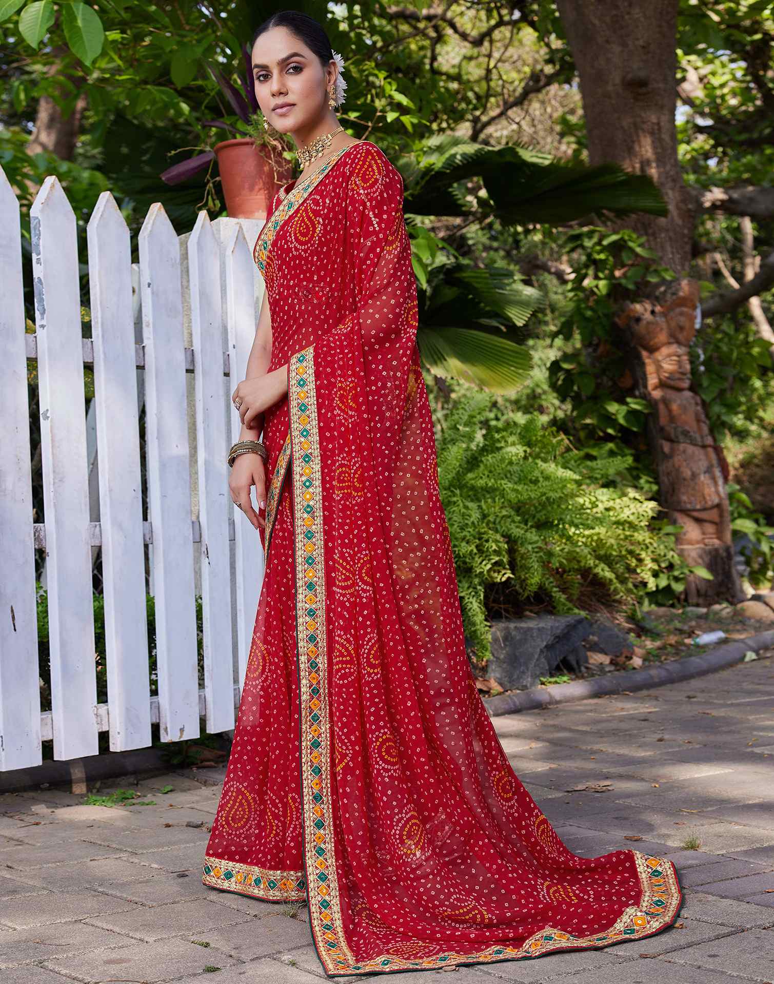 Red Georgette Bandhani Printed Saree - Image 5