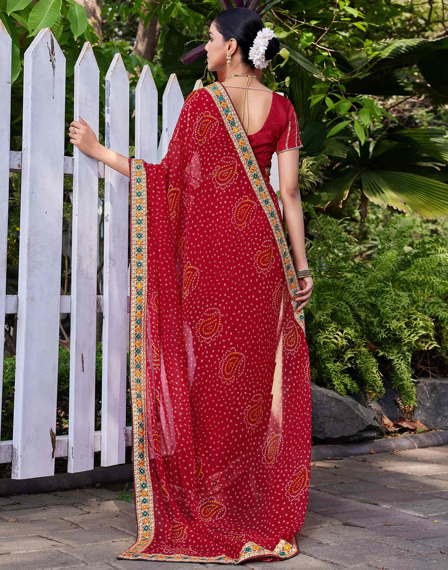 Red Georgette Bandhani Printed Saree - Image 7