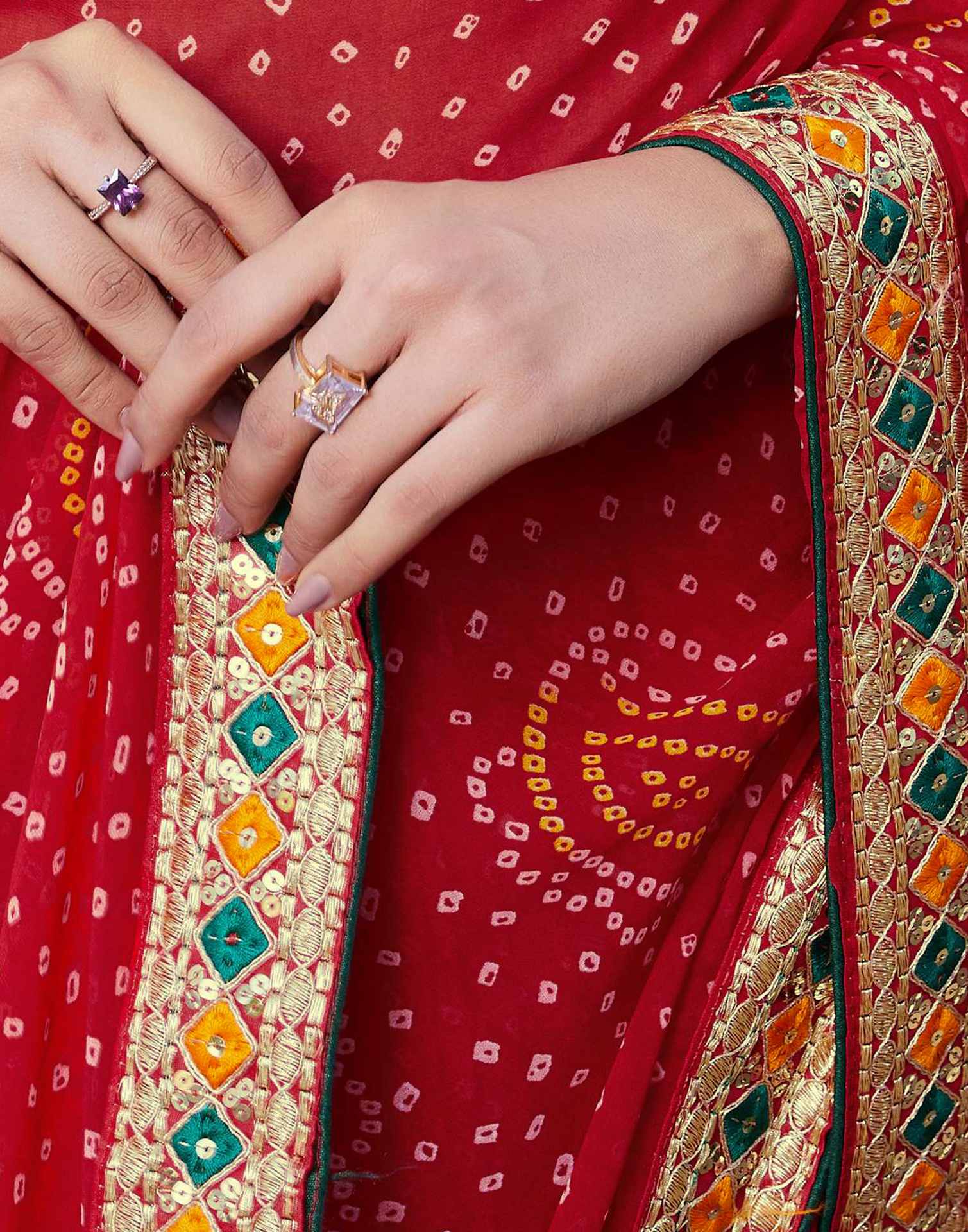 Red Georgette Bandhani Printed Saree - Image 9
