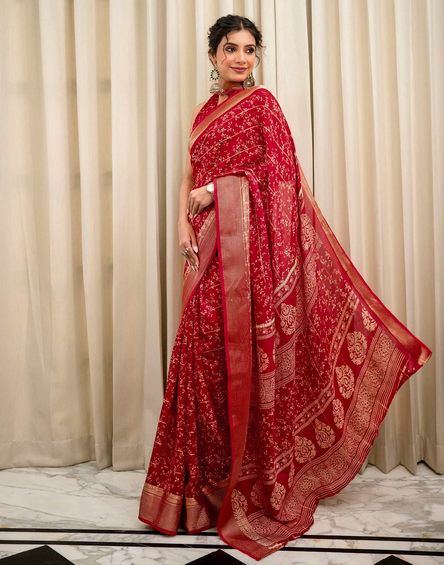 Red Georgette Printed Zari Stripe SareeĀ - Image 6