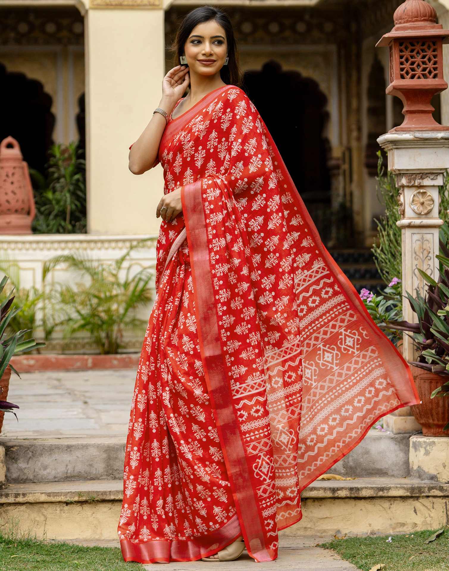 Red Linen Printed Saree - Image 5