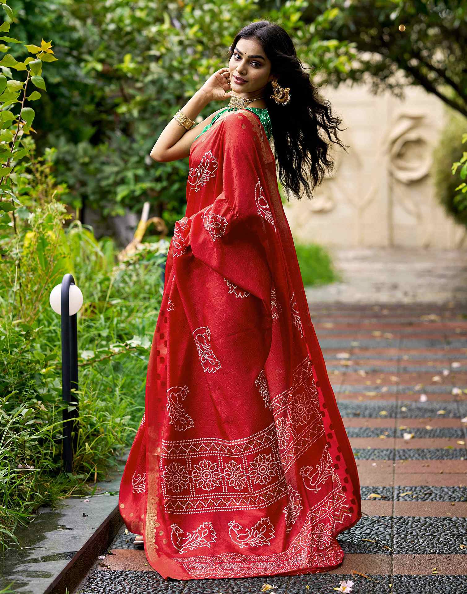 Red Silk Bandhani Printed Saree - Image 6