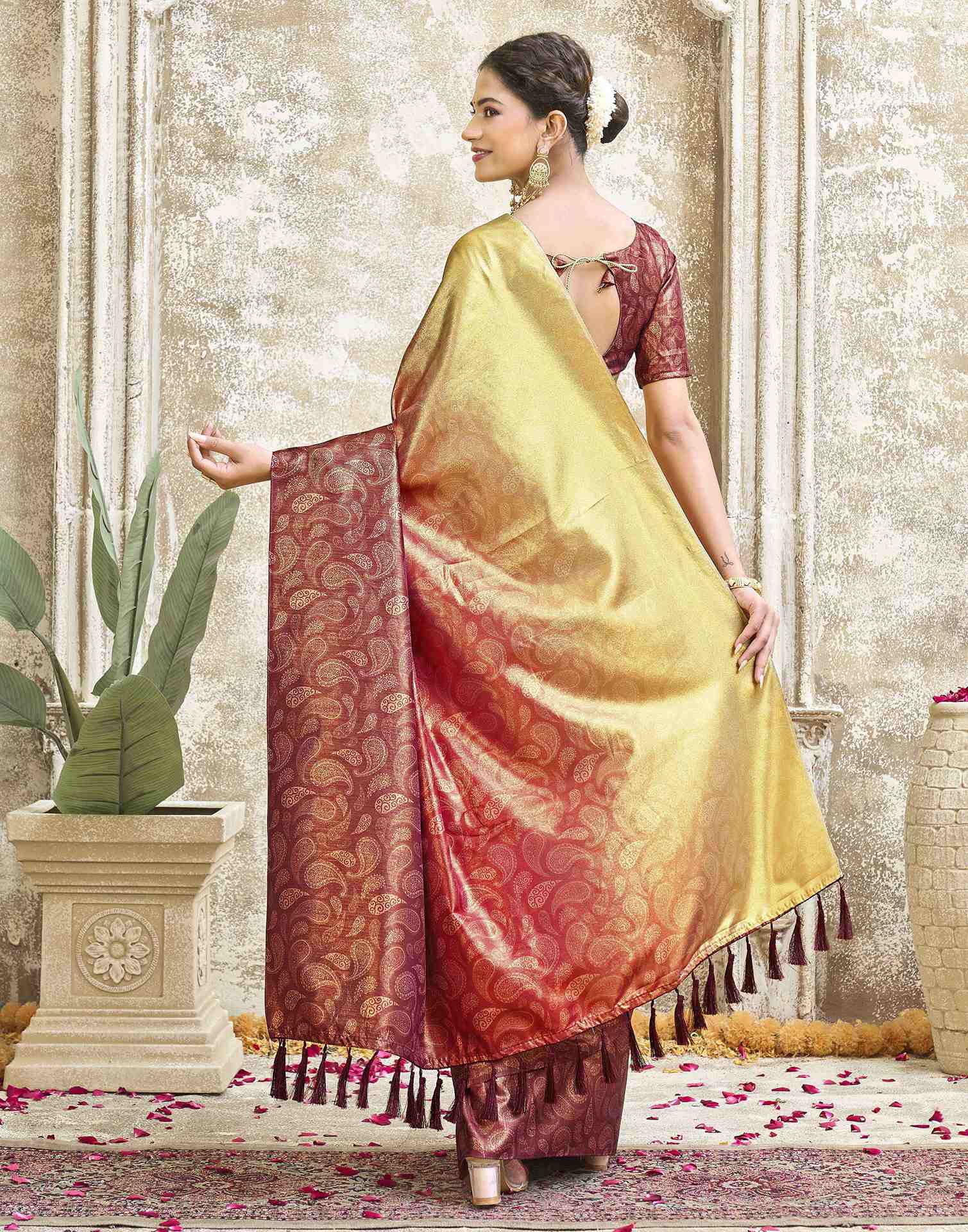 Red Silk Printed Saree - Image 4