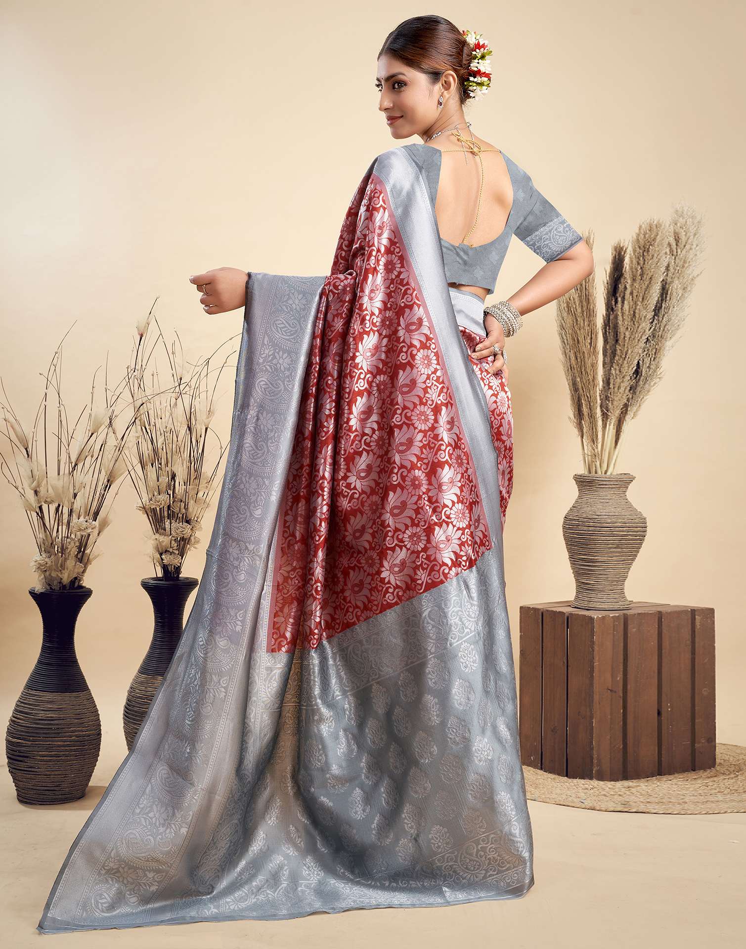 Red Silk Woven Banarasi Saree - Image 6