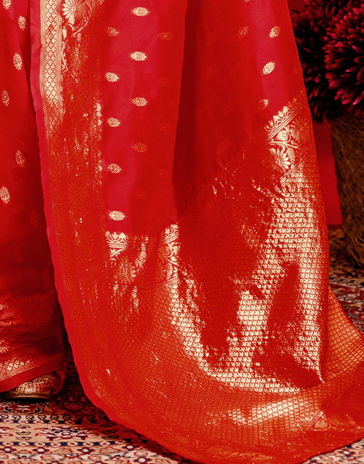Red Silk Woven Banarasi Saree - Image 11