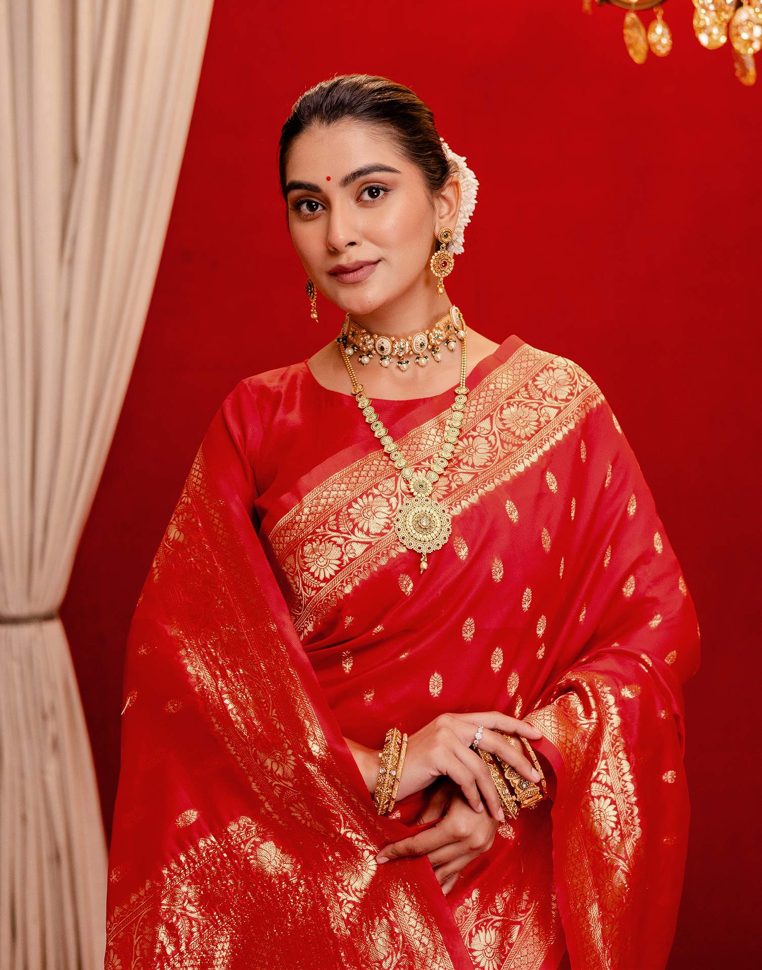 Red Silk Woven Banarasi Saree - Image 3
