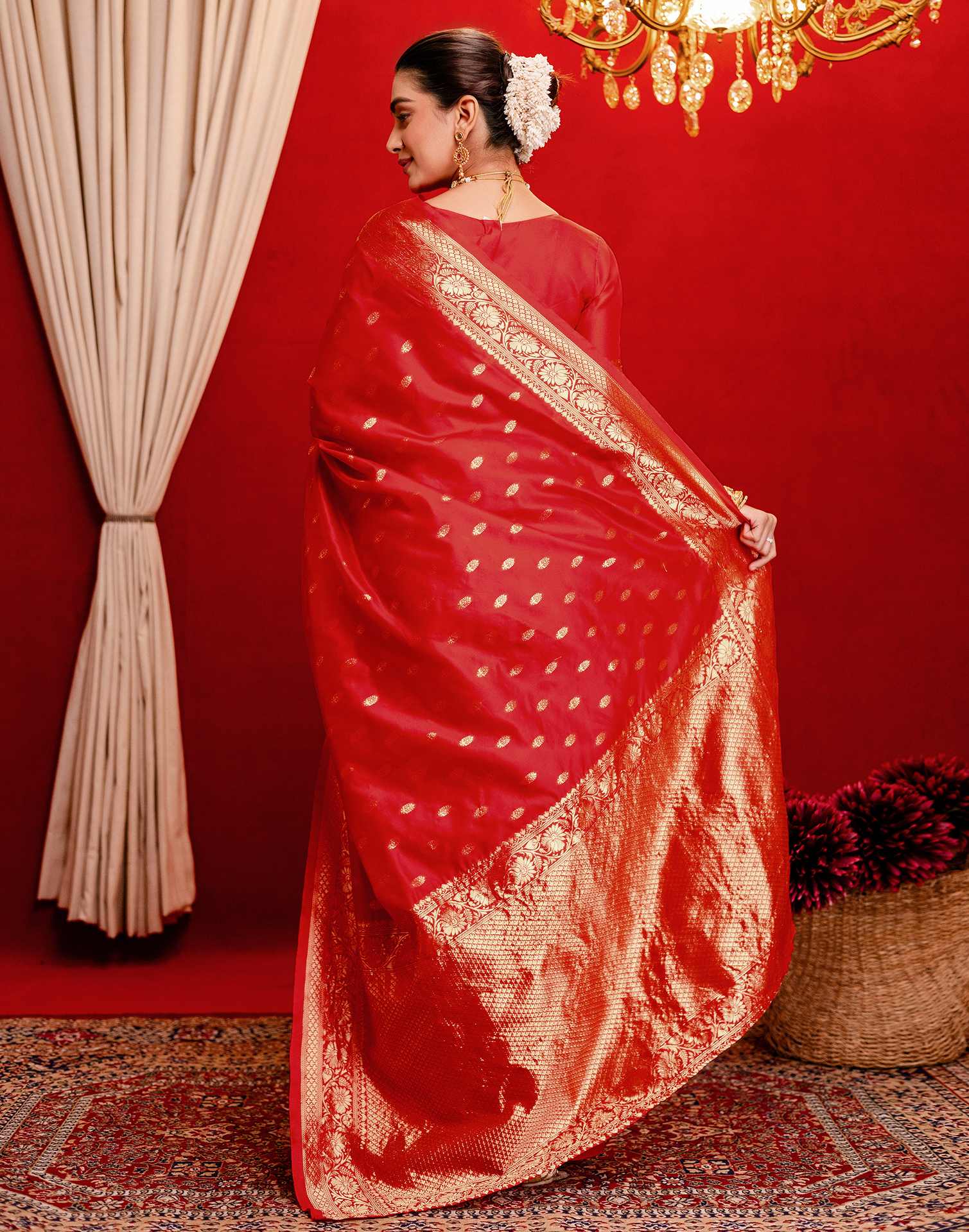 Red Silk Woven Banarasi Saree - Image 5