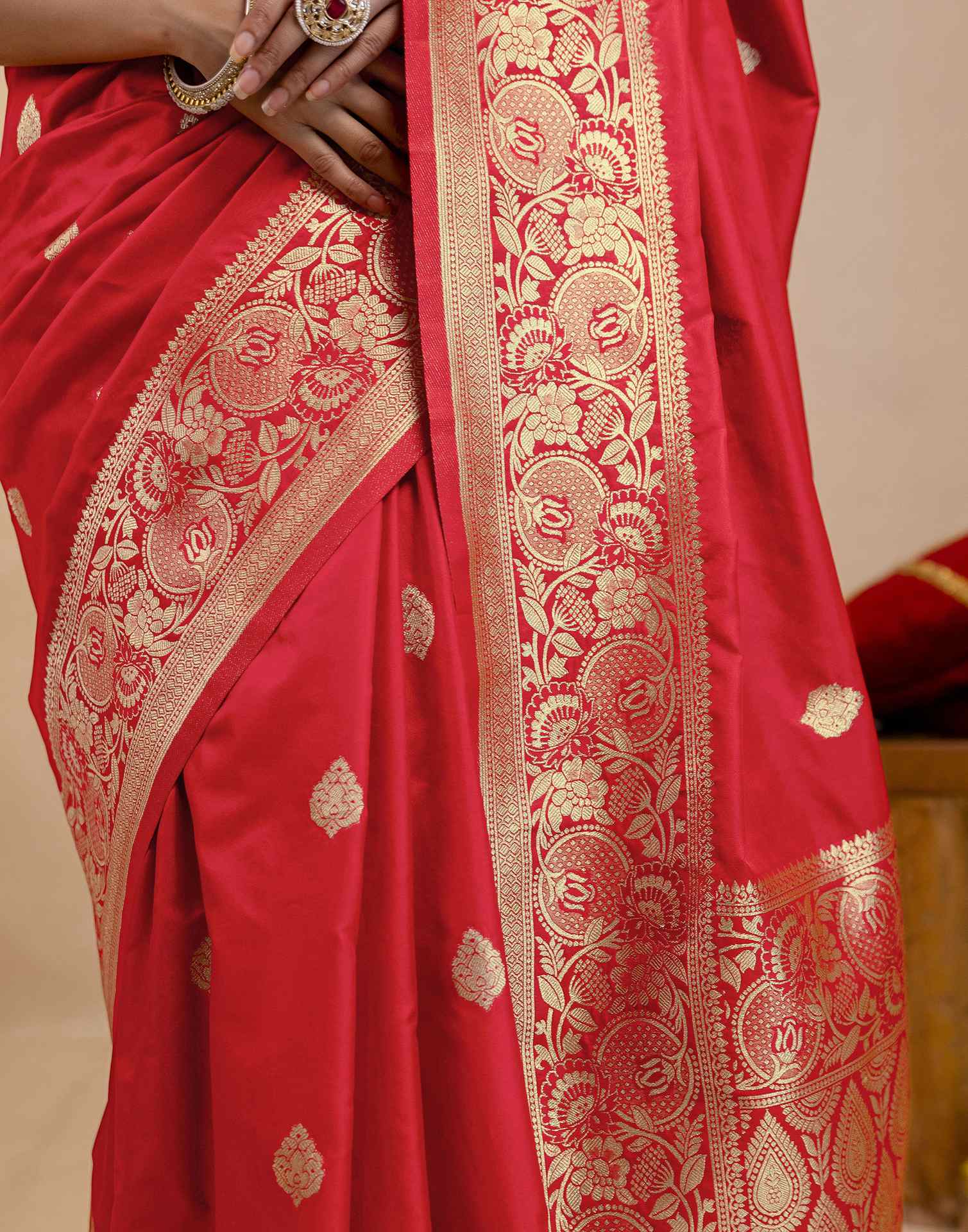 Red Silk Woven Banarasi Saree - Image 10
