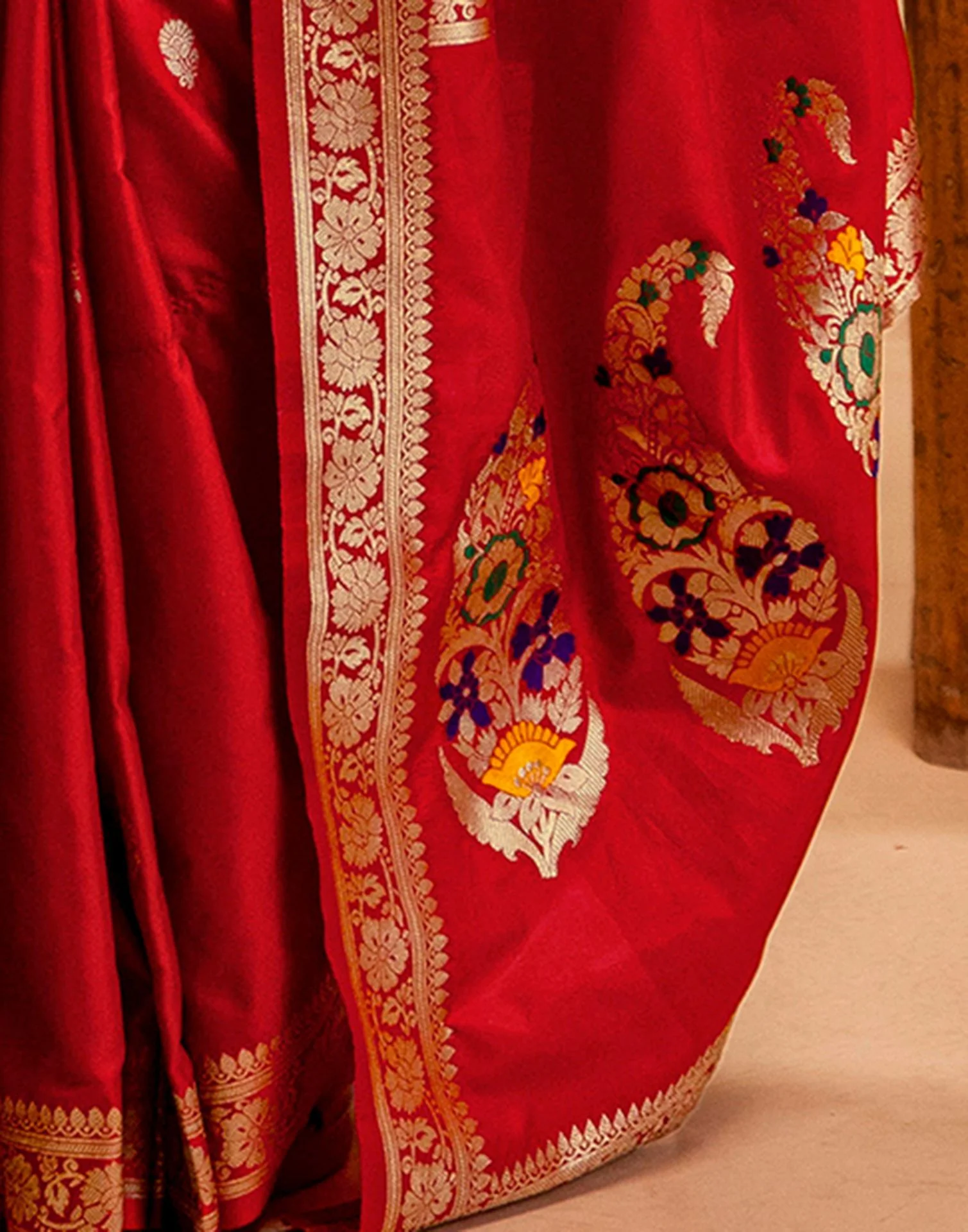 Red Silk Woven Banarasi Saree - Image 11