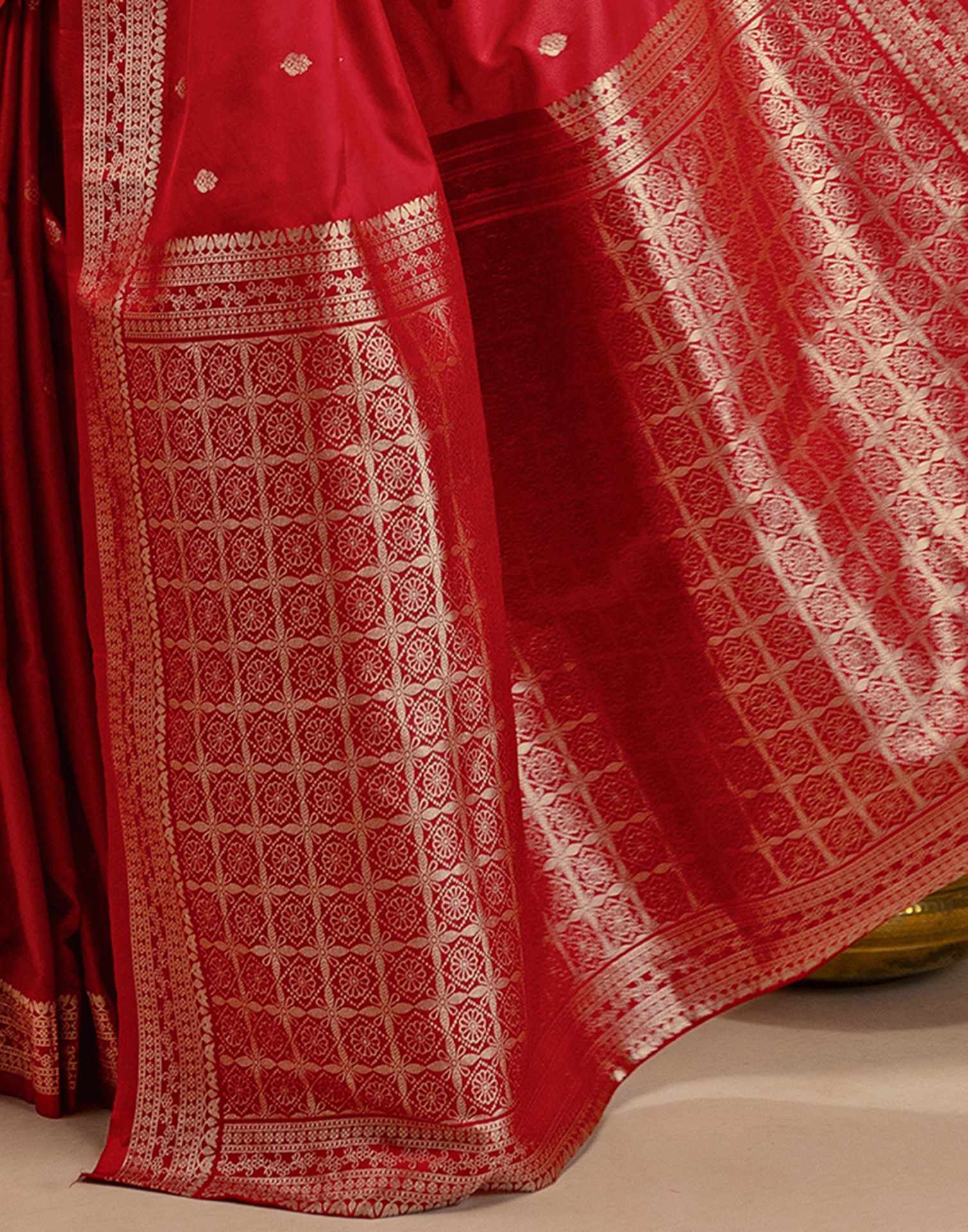 Red Silk Woven Banarasi Saree - Image 10
