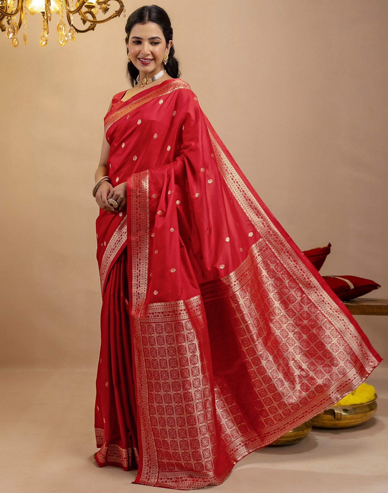 Red Silk Woven Banarasi Saree - Image 4