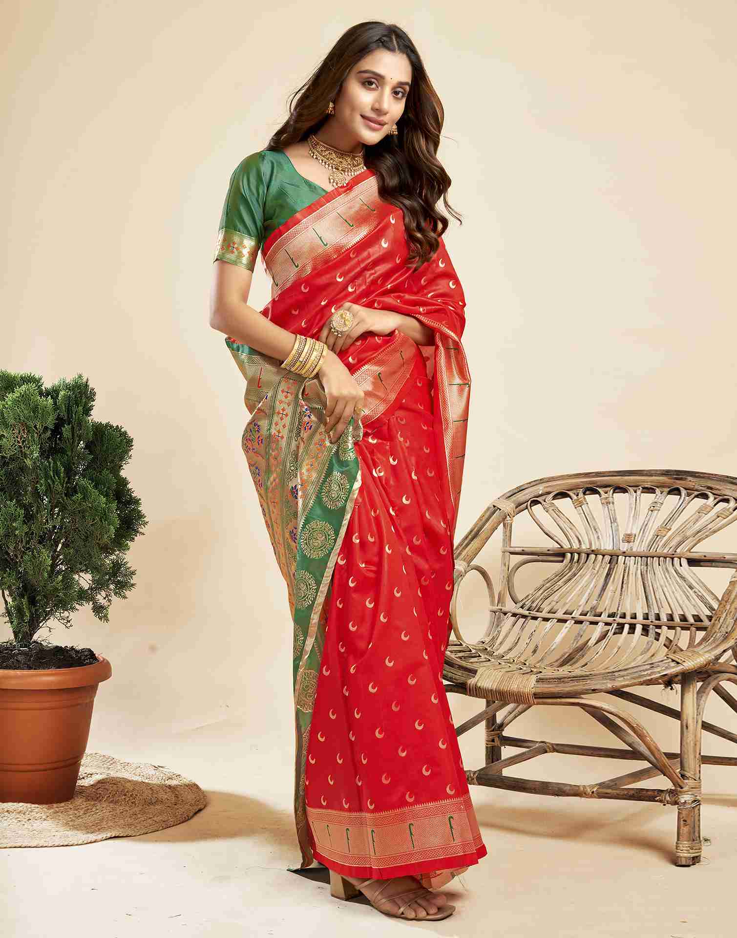 Red Silk Woven Paithani Saree - Image 7