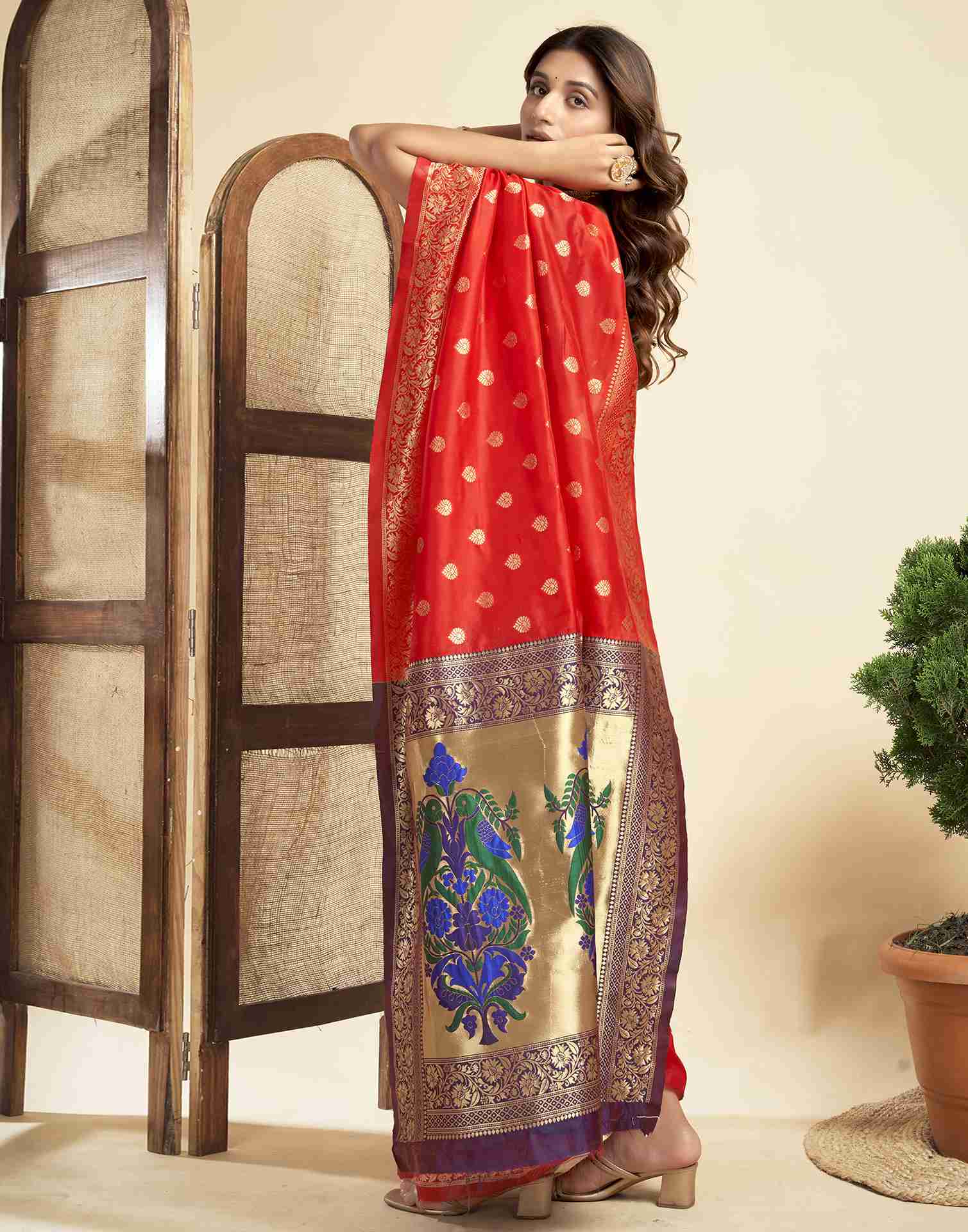 Red Silk Woven Paithani Saree - Image 4