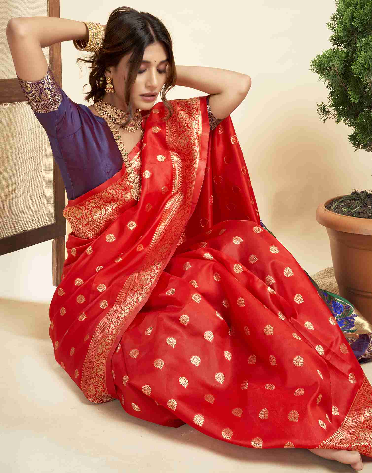Red Silk Woven Paithani Saree - Image 5