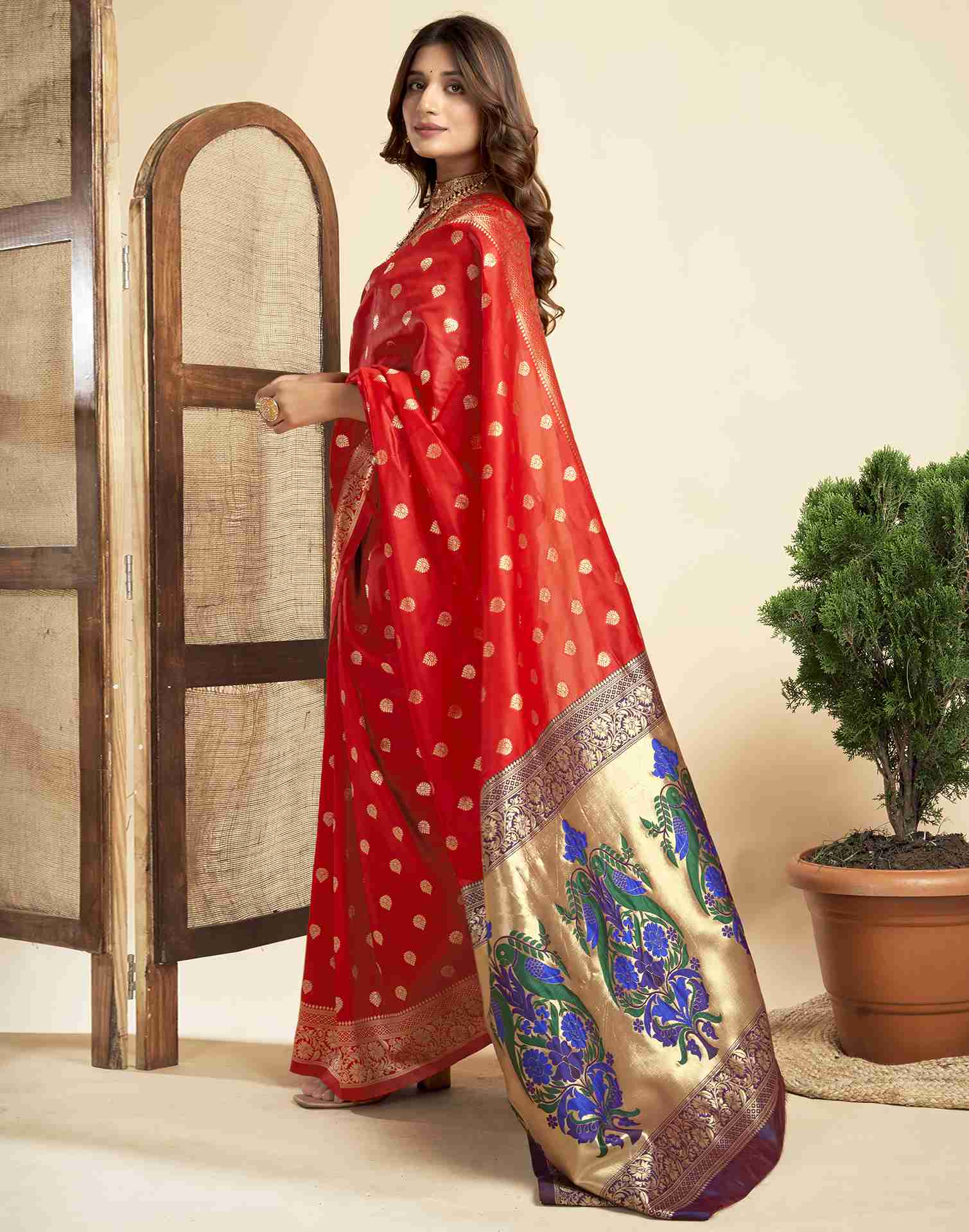 Red Silk Woven Paithani Saree - Image 6
