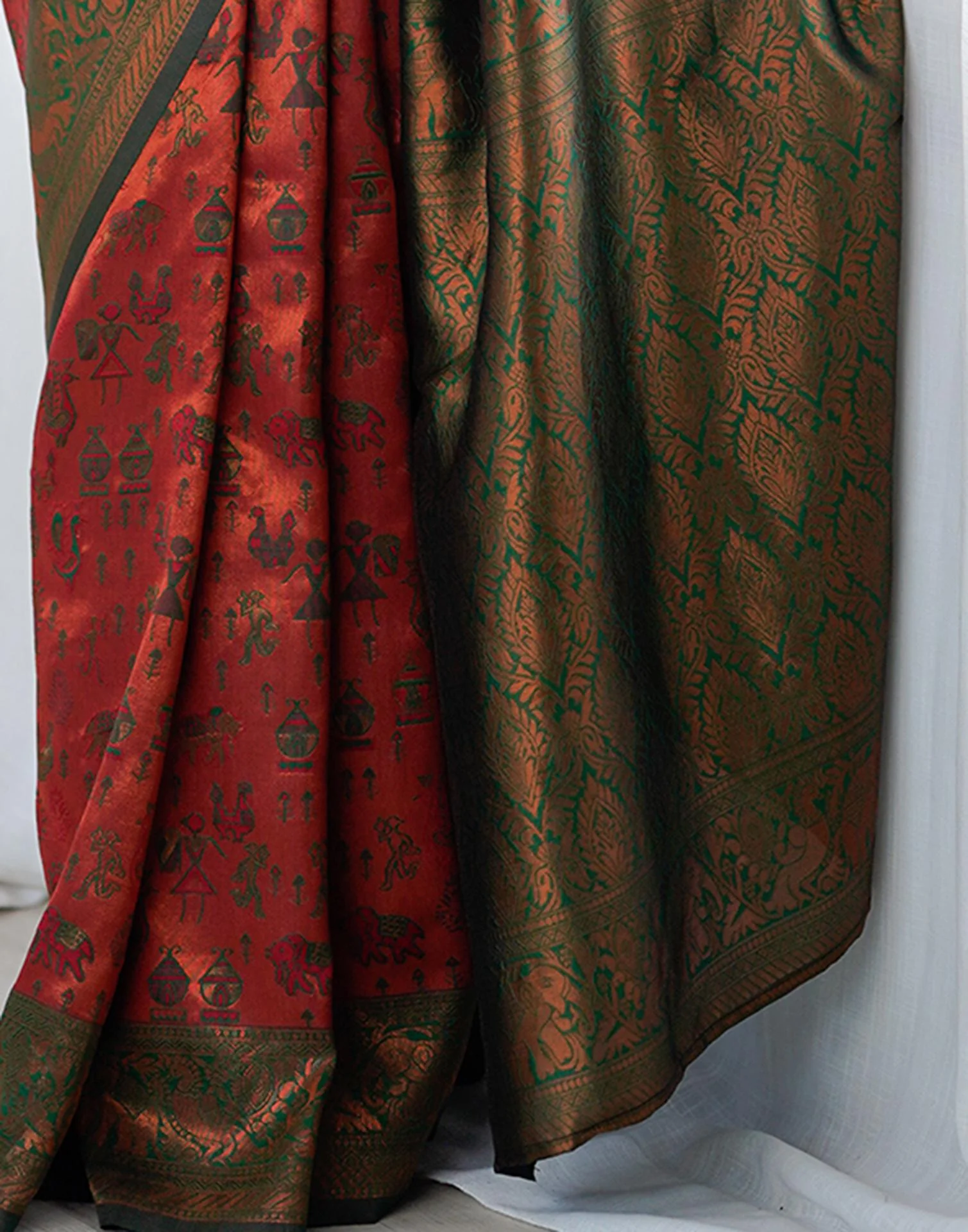 Red Silk Woven Banarasi Saree - Image 11