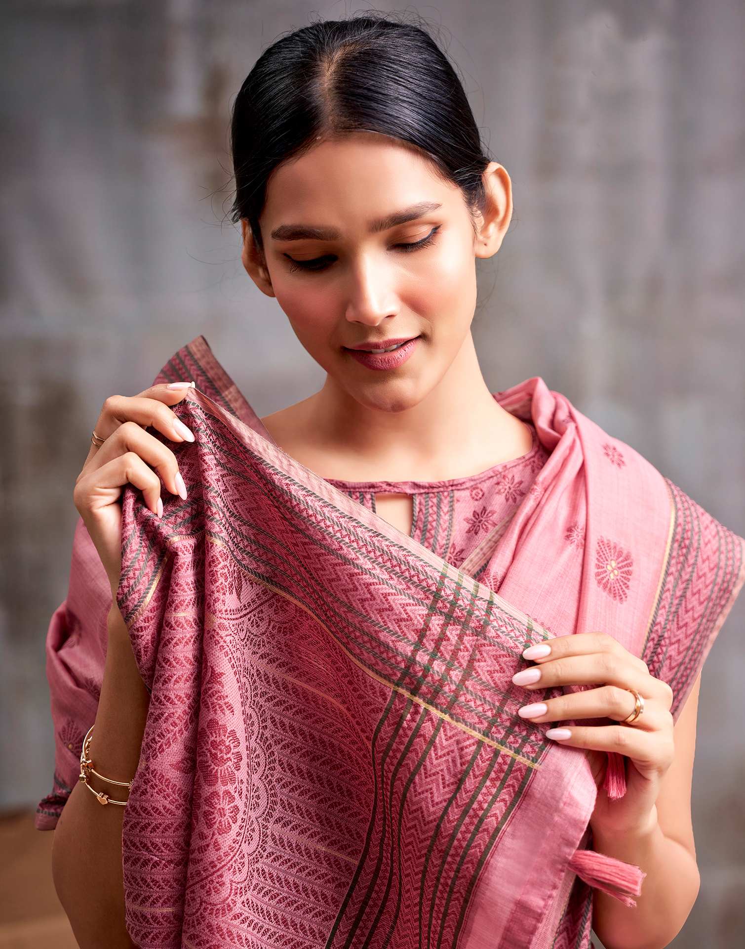 Rose Pink Cotton Woven Saree - Image 2