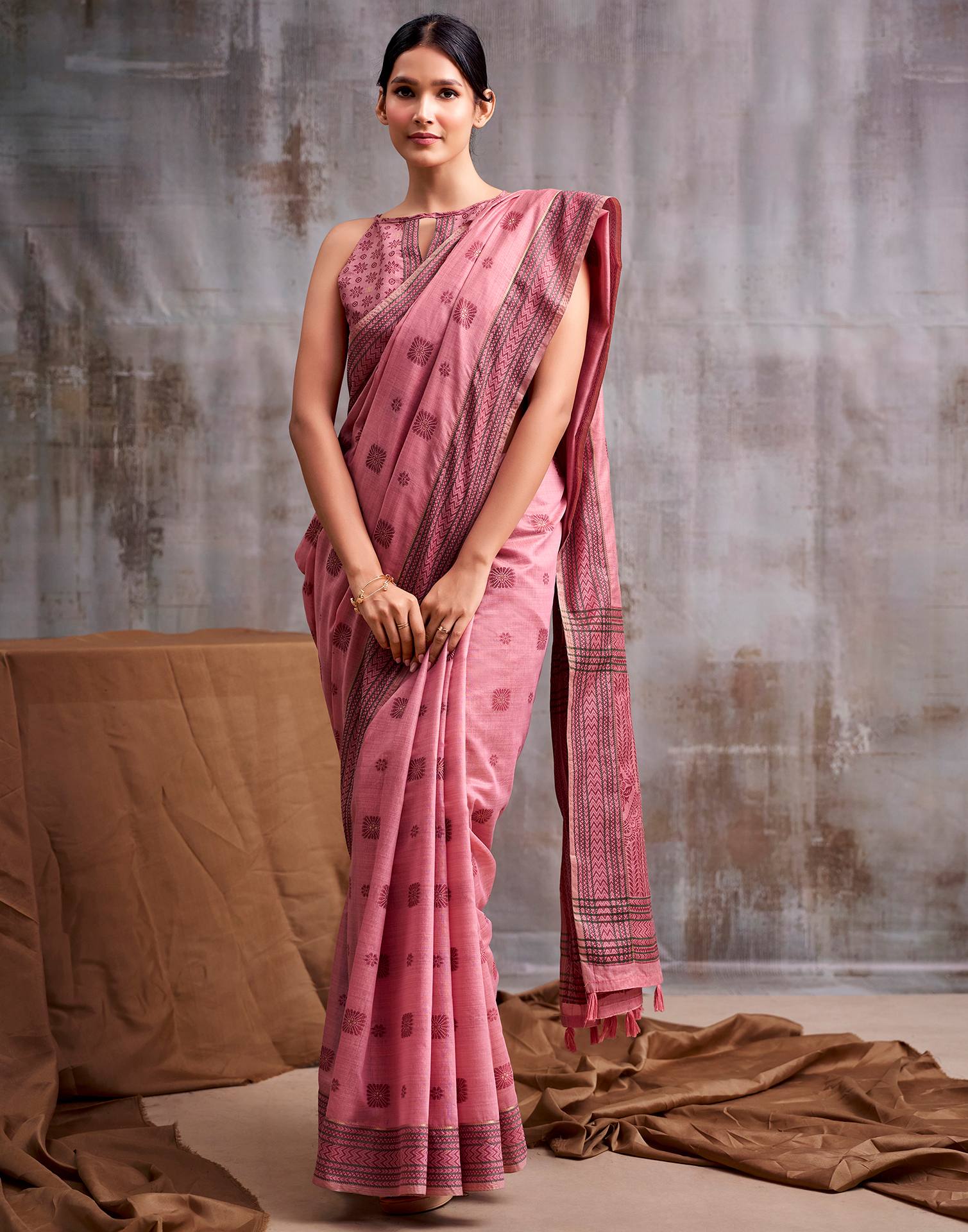 Rose Pink Cotton Woven Saree - Image 4