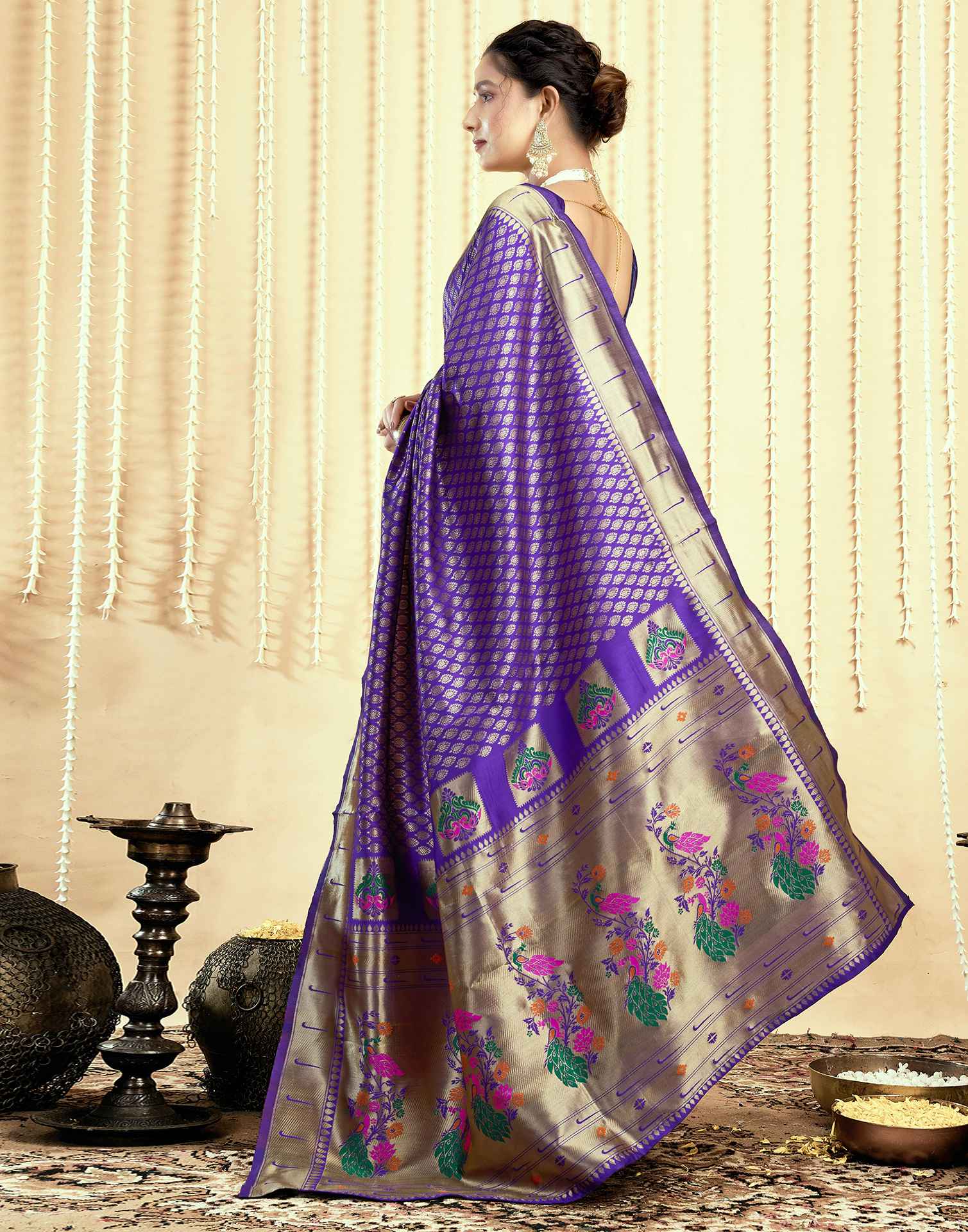 Royal Blue Silk Woven Paithani Saree - Image 6