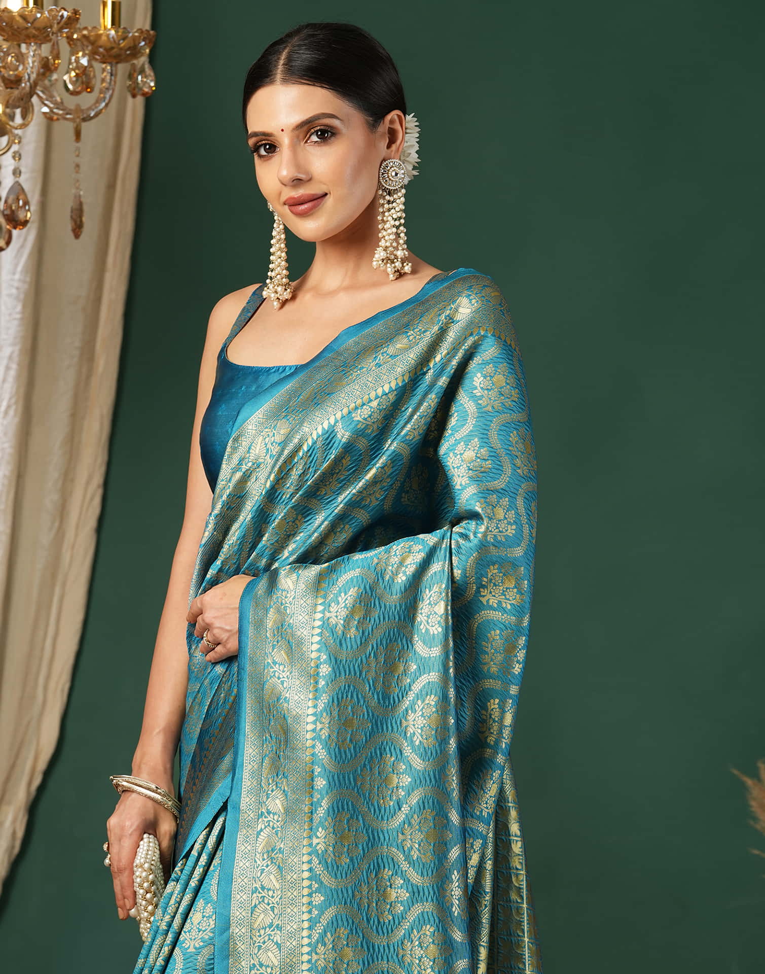 Blue Silk Blend Woven Banarasi Saree - Image 4