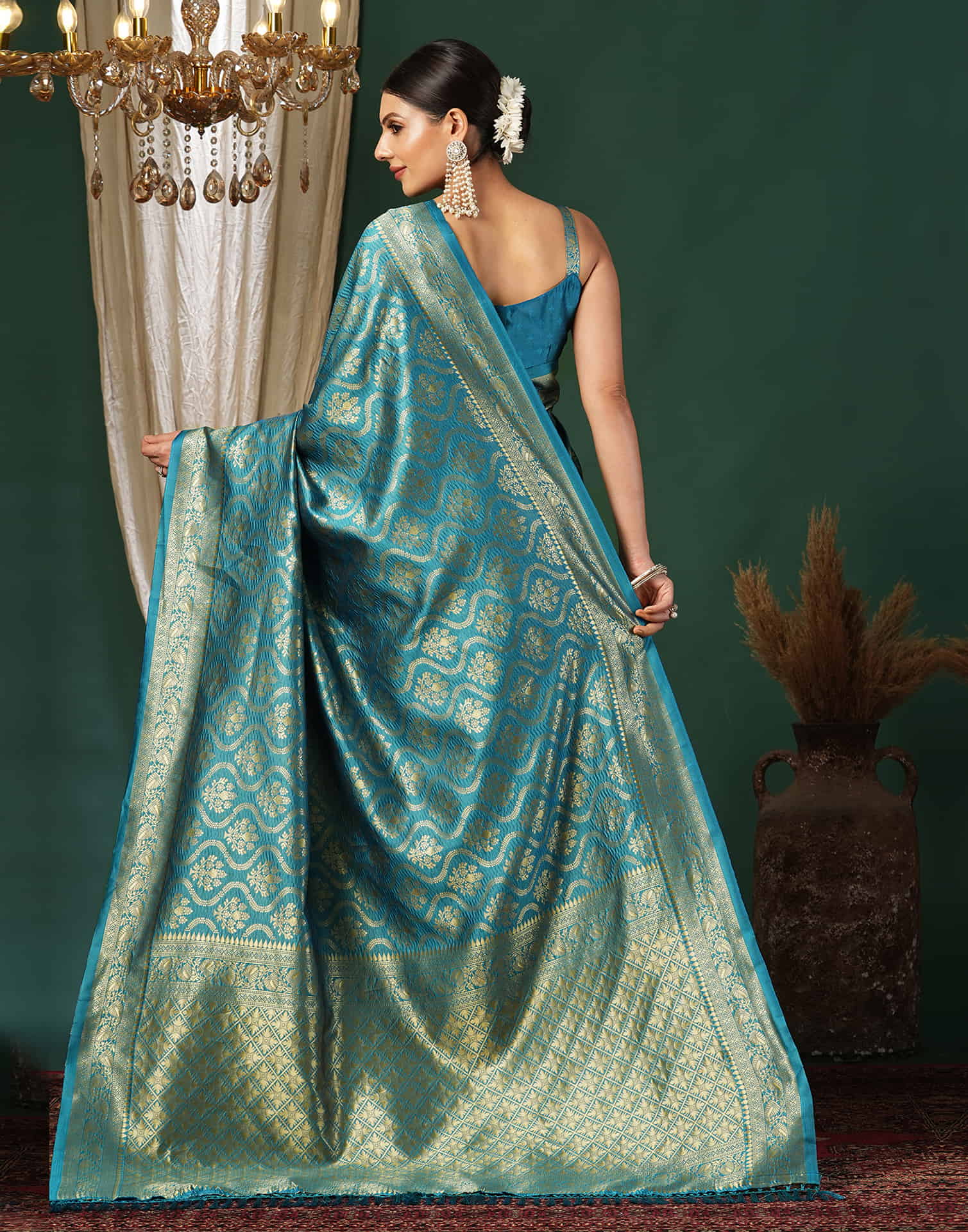 Blue Silk Blend Woven Banarasi Saree - Image 6