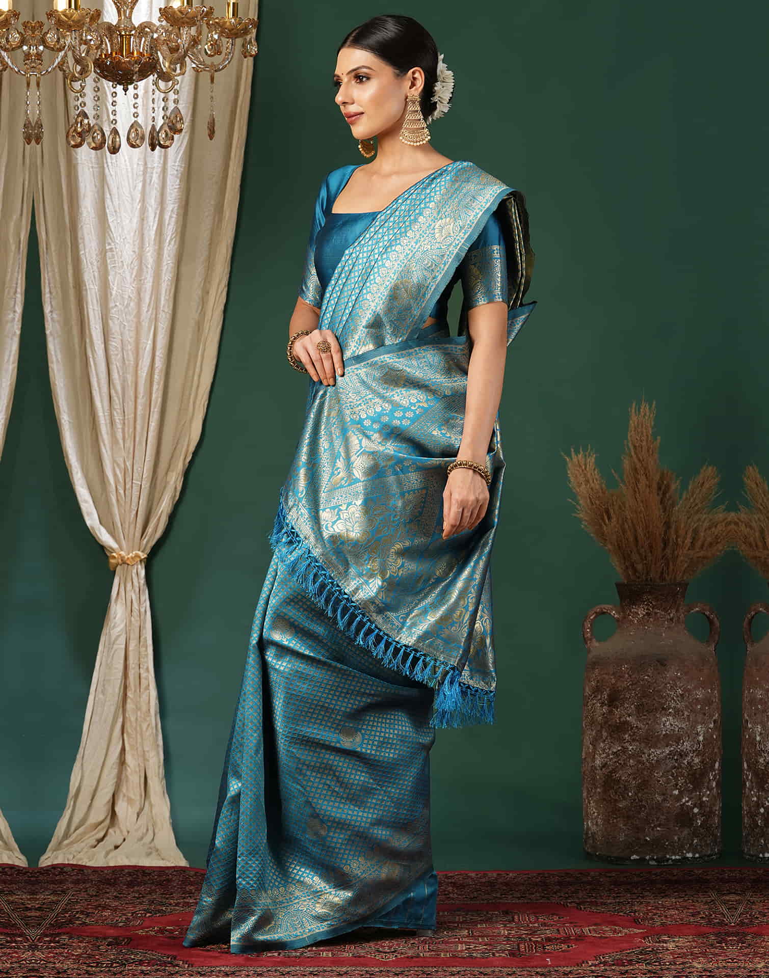 Blue Silk Blend Woven Banarasi Saree - Image 4