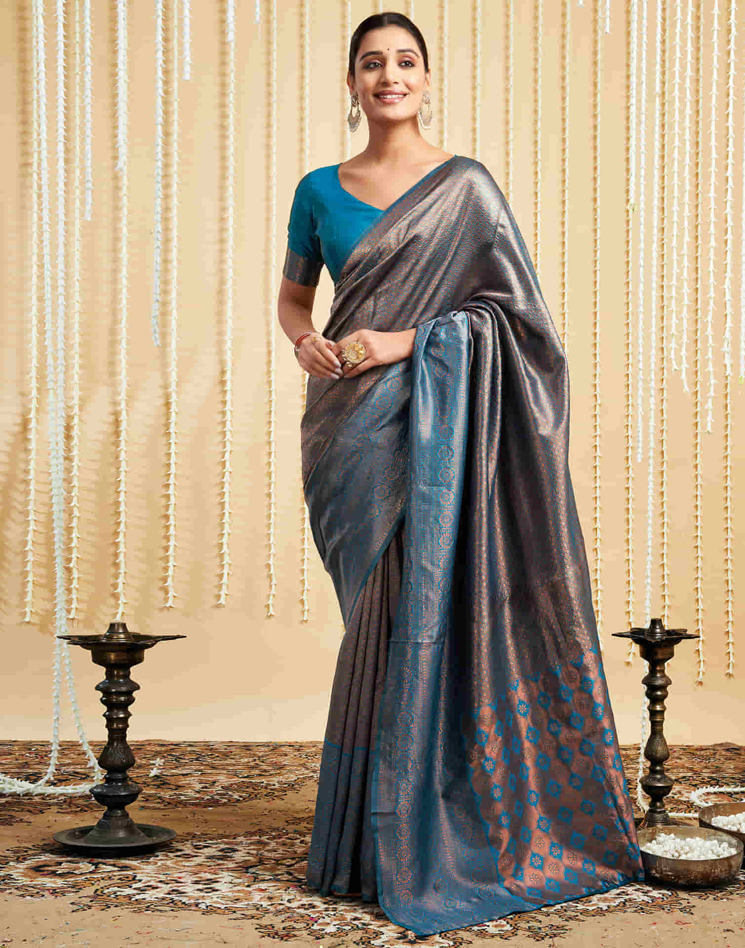 Teal Blue Silk Woven Kanjivaram Saree - Image 7