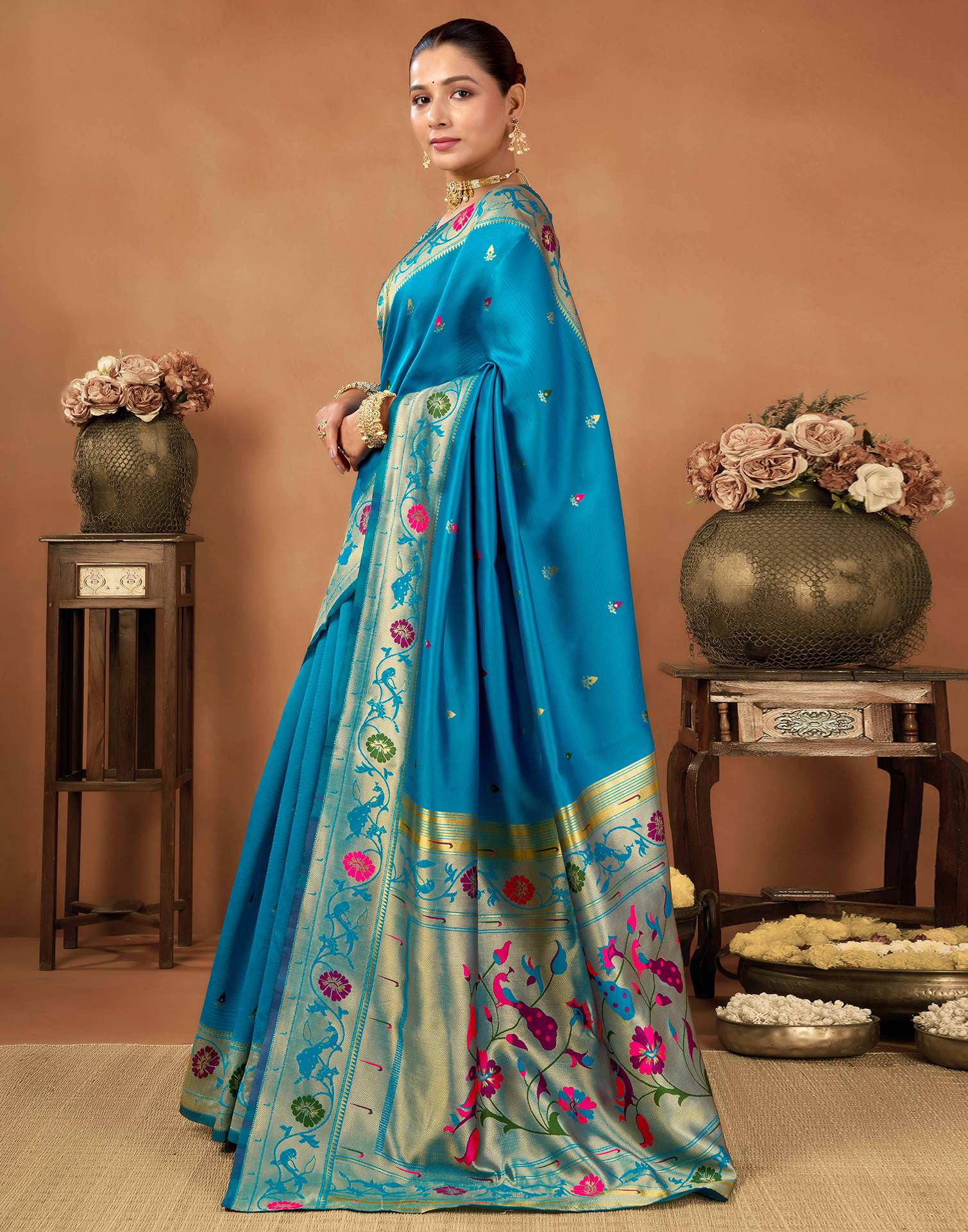 Teal Blue Silk Woven Paithani Saree - Image 4